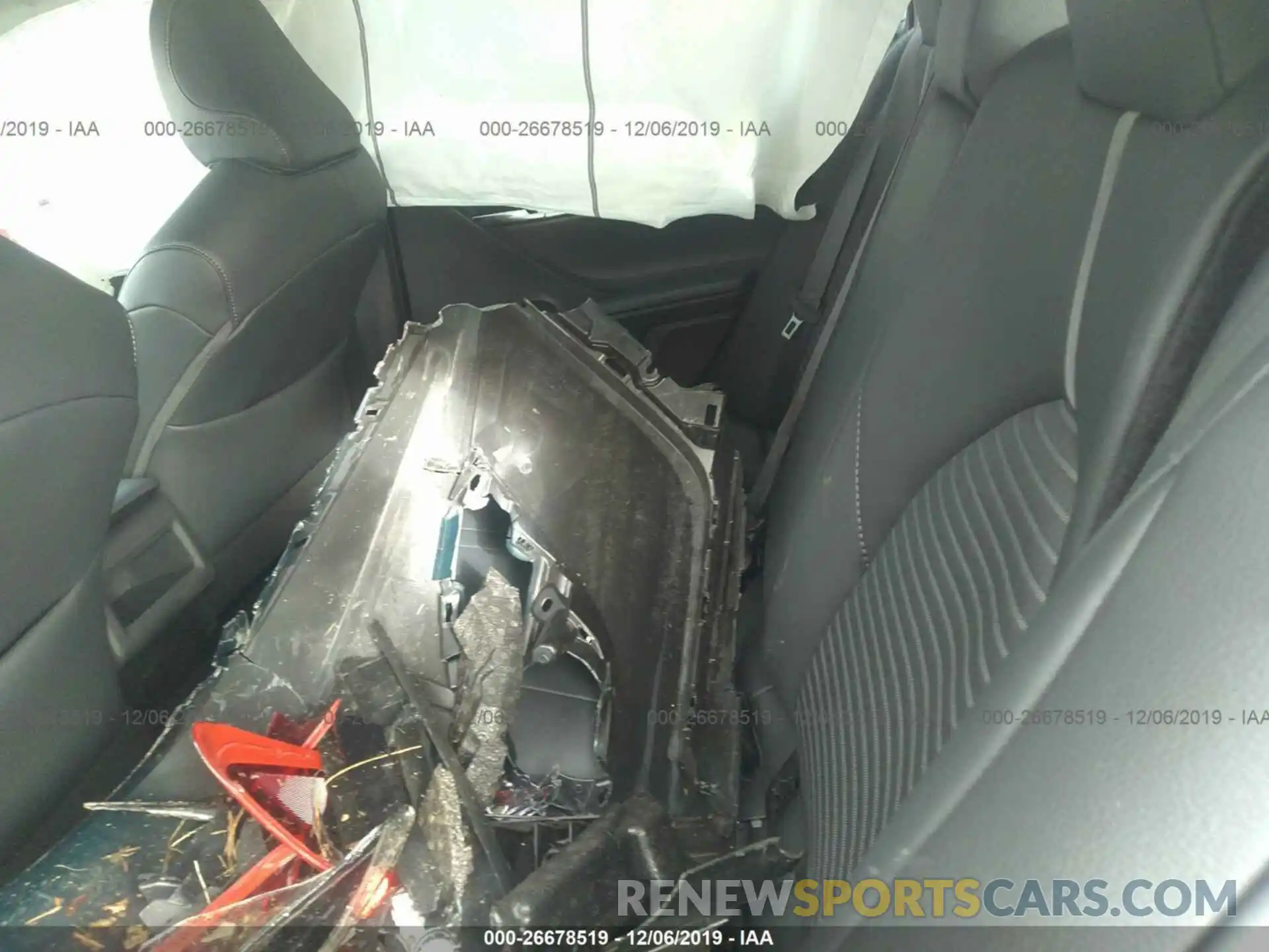 8 Photograph of a damaged car 4T1B11HK3KU287343 TOYOTA CAMRY 2019