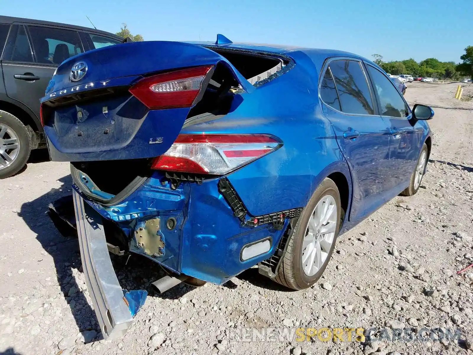 4 Photograph of a damaged car 4T1B11HK3KU294003 TOYOTA CAMRY 2019