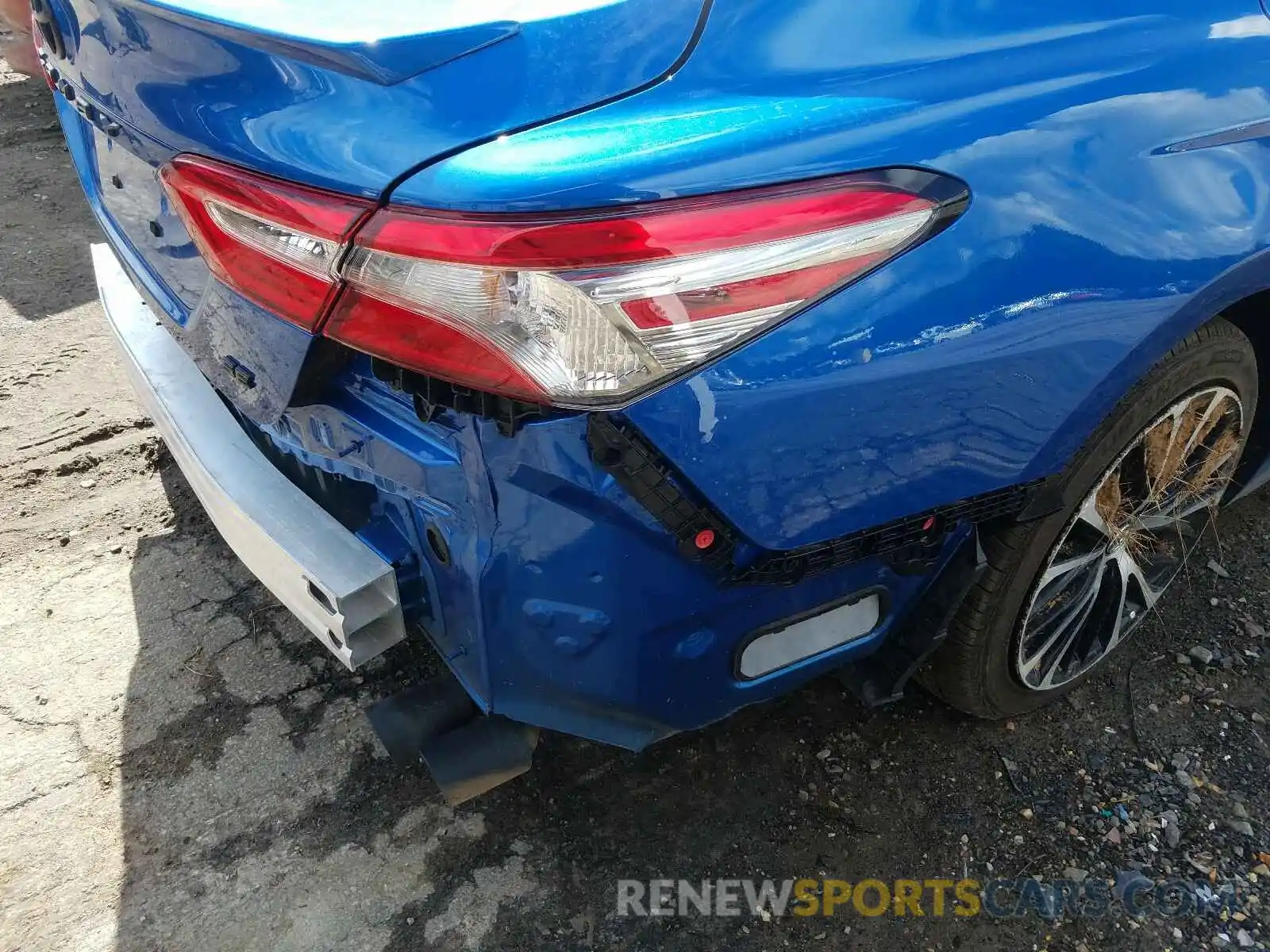 9 Photograph of a damaged car 4T1B11HK3KU294034 TOYOTA CAMRY 2019