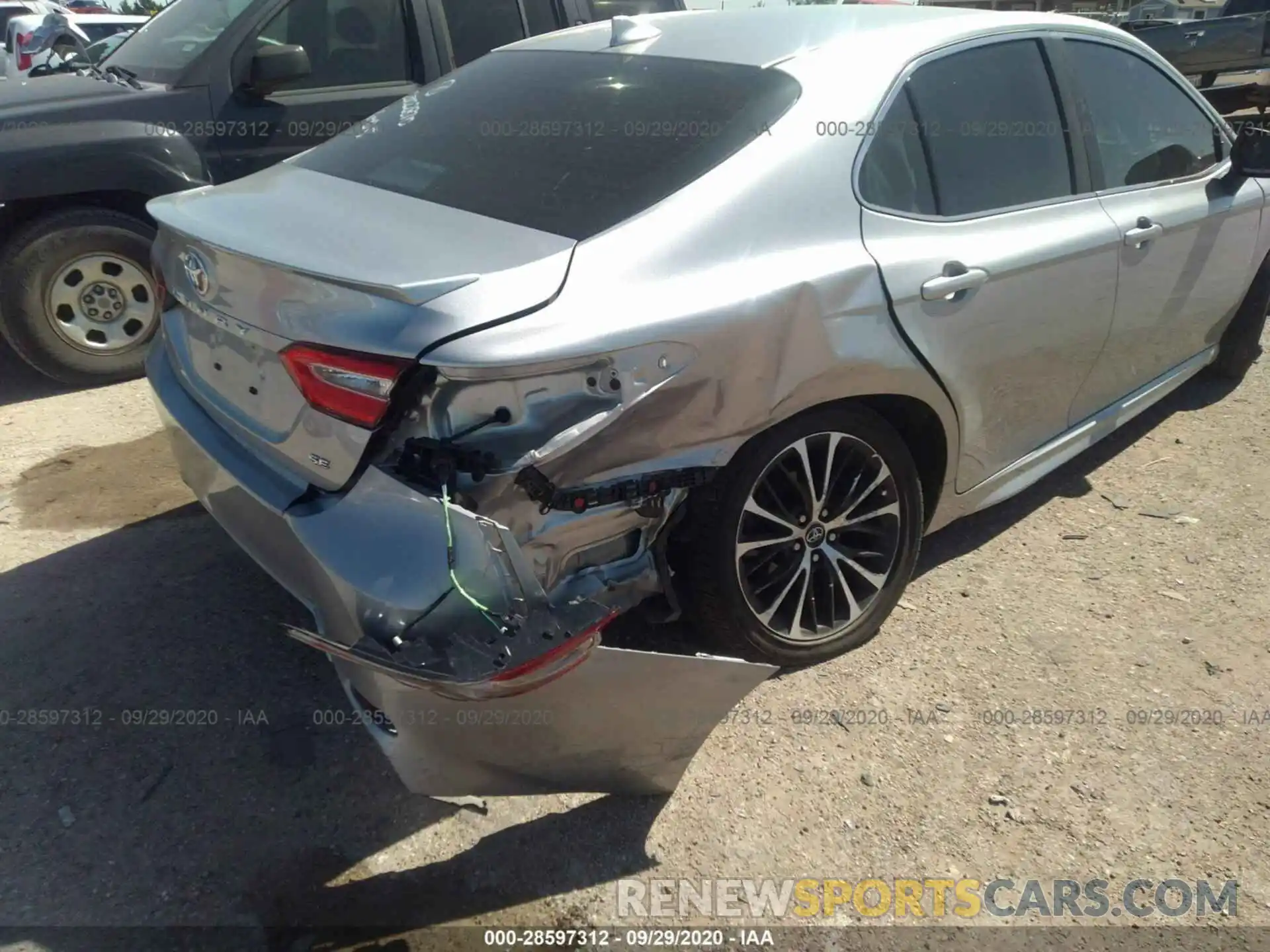 6 Photograph of a damaged car 4T1B11HK3KU295376 TOYOTA CAMRY 2019