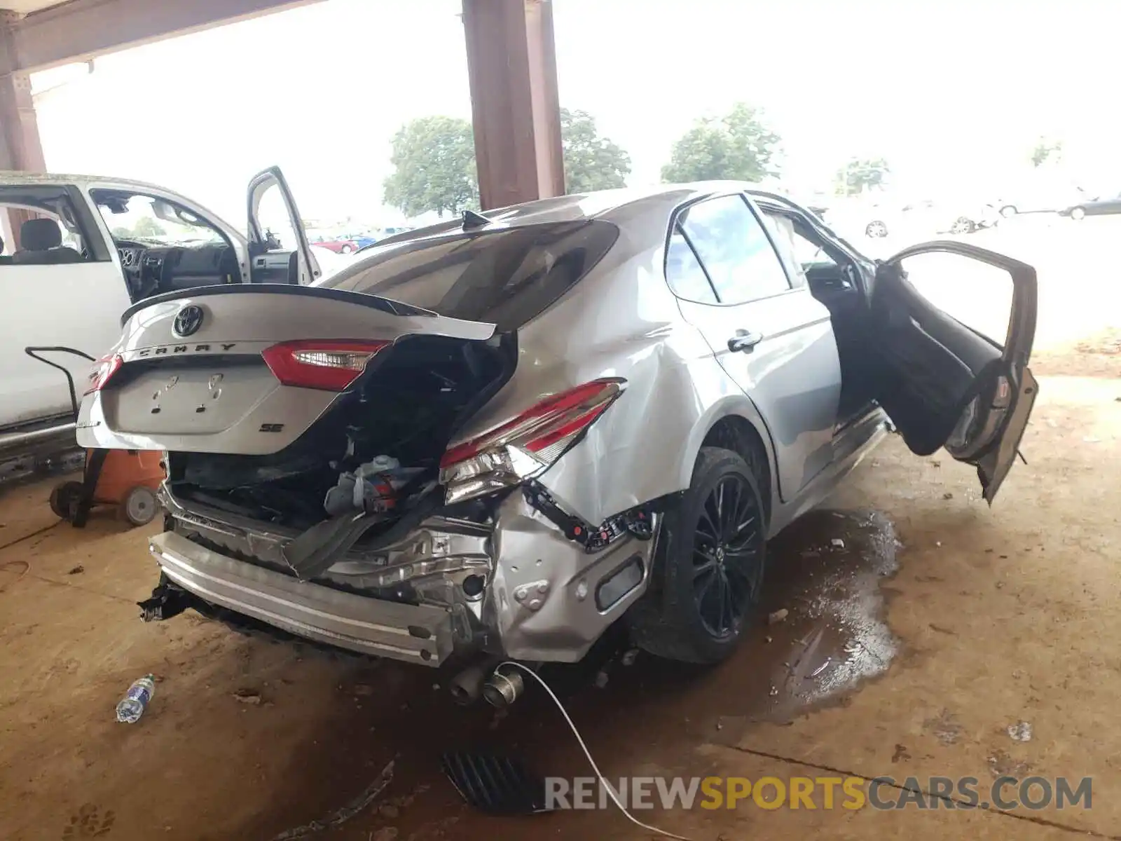 4 Photograph of a damaged car 4T1B11HK3KU298584 TOYOTA CAMRY 2019