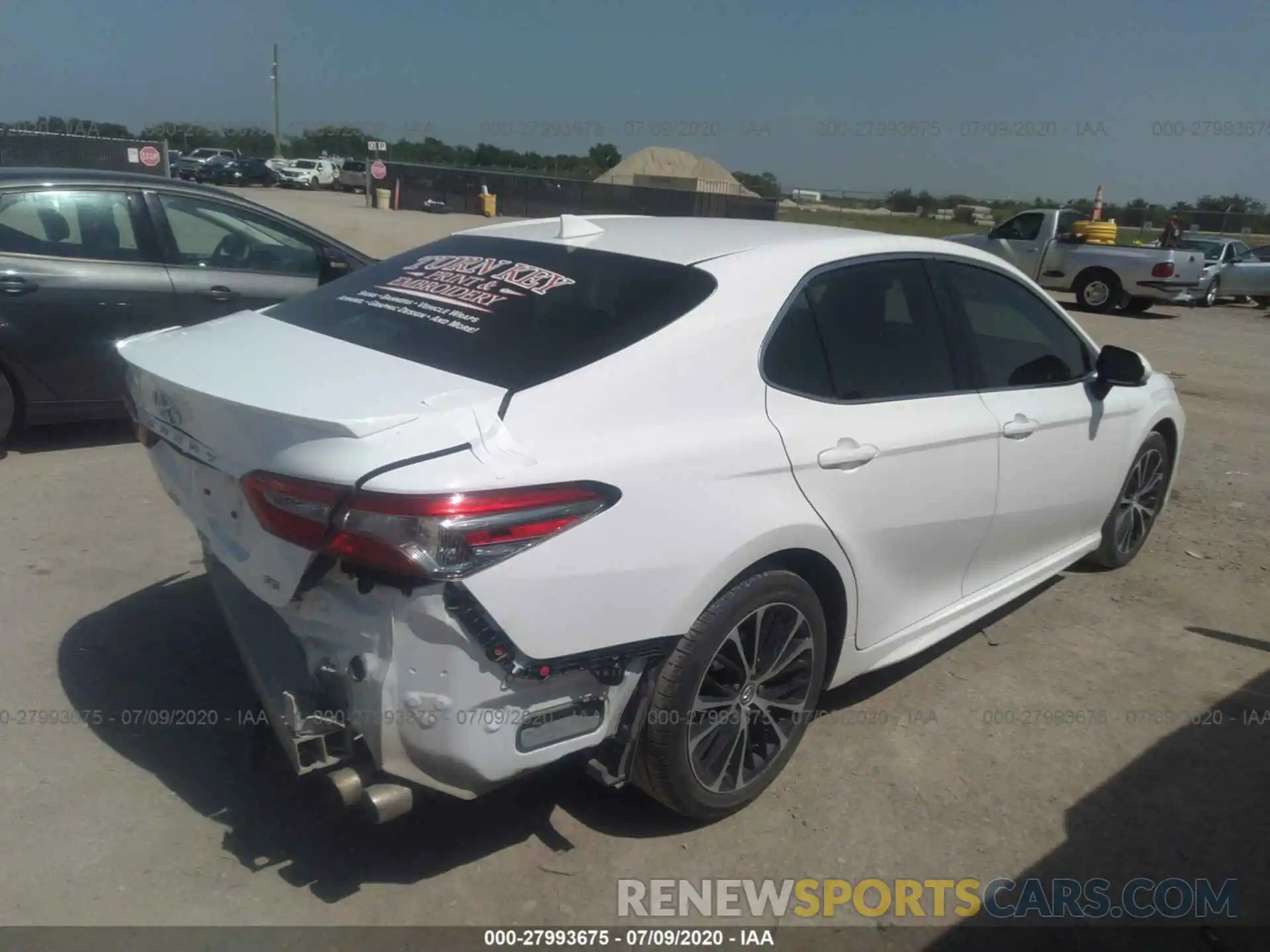 4 Photograph of a damaged car 4T1B11HK3KU680064 TOYOTA CAMRY 2019