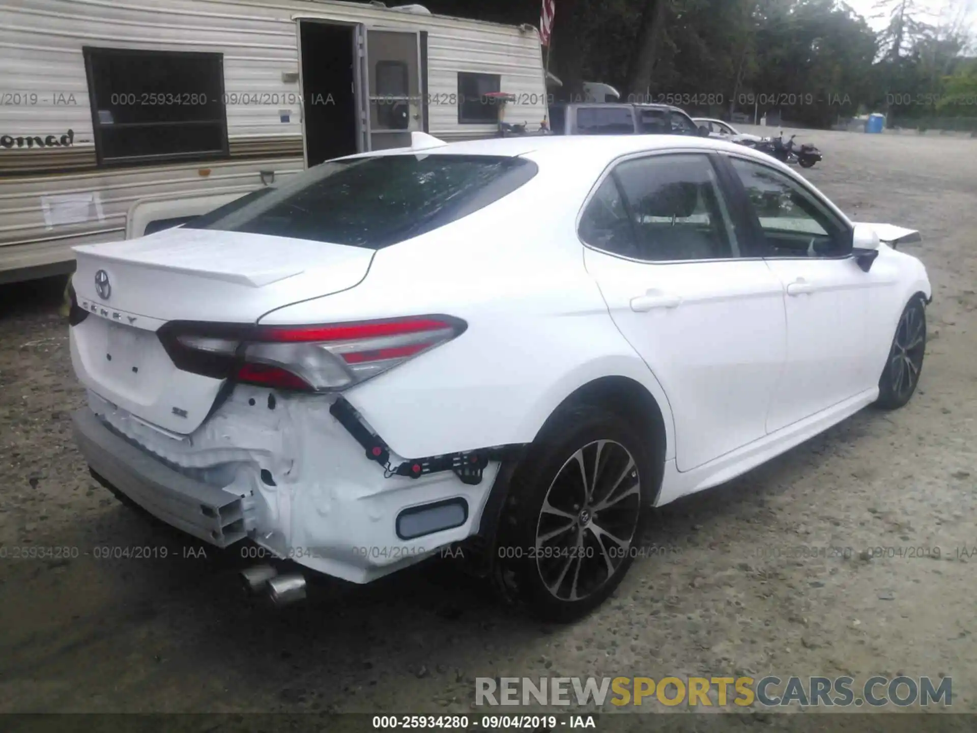 4 Photograph of a damaged car 4T1B11HK3KU680968 TOYOTA CAMRY 2019