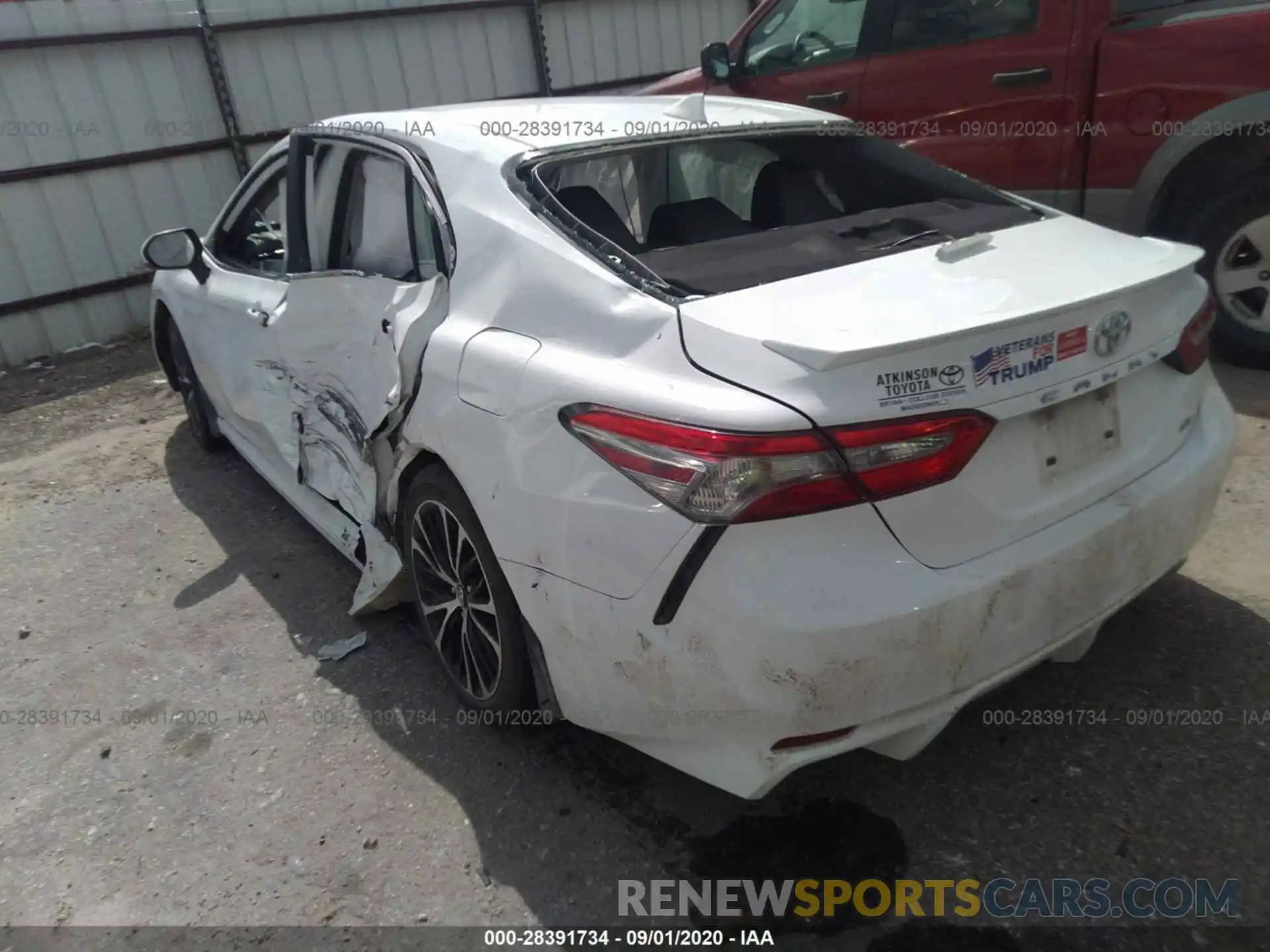 3 Photograph of a damaged car 4T1B11HK3KU682784 TOYOTA CAMRY 2019