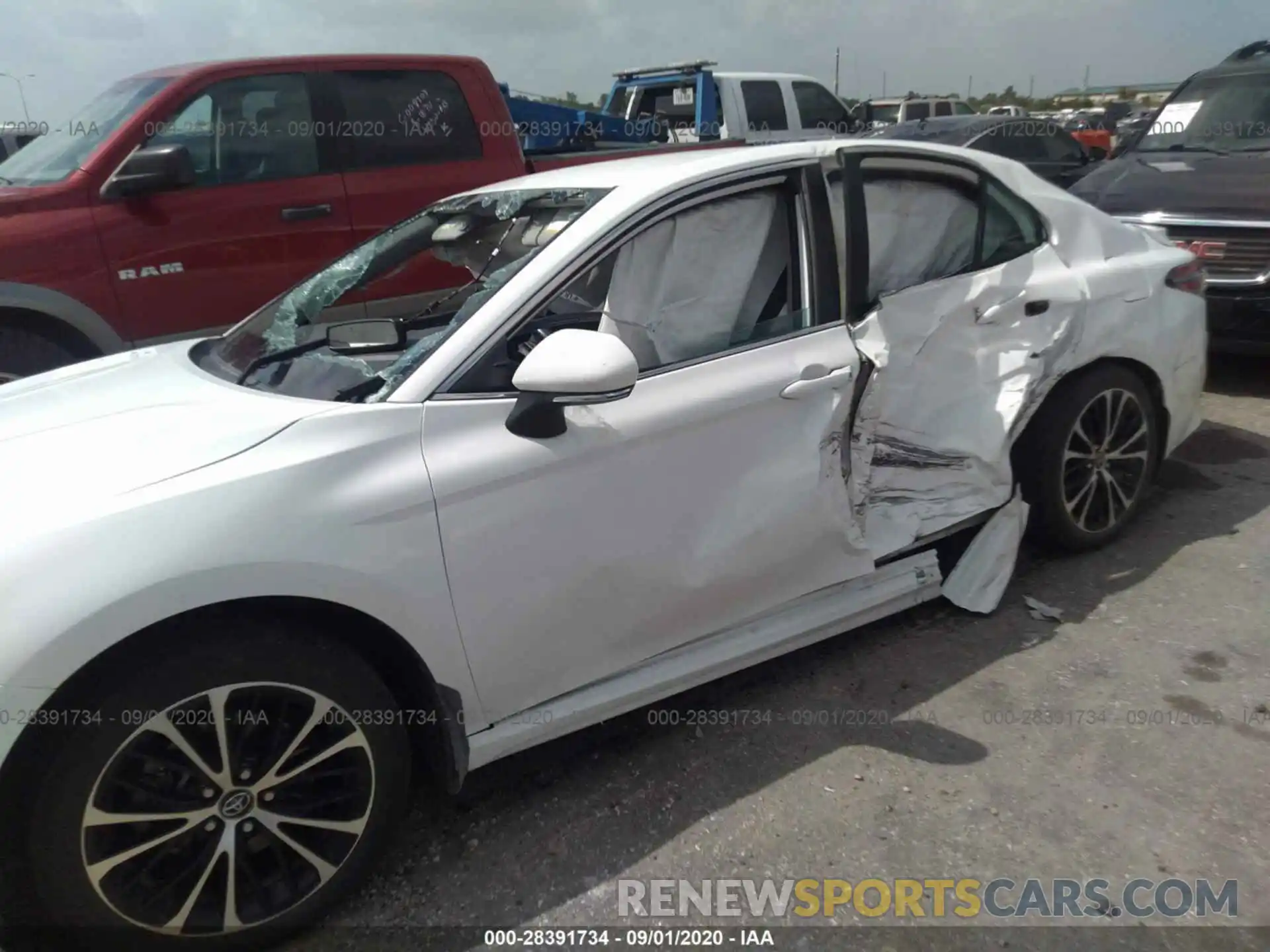 6 Photograph of a damaged car 4T1B11HK3KU682784 TOYOTA CAMRY 2019