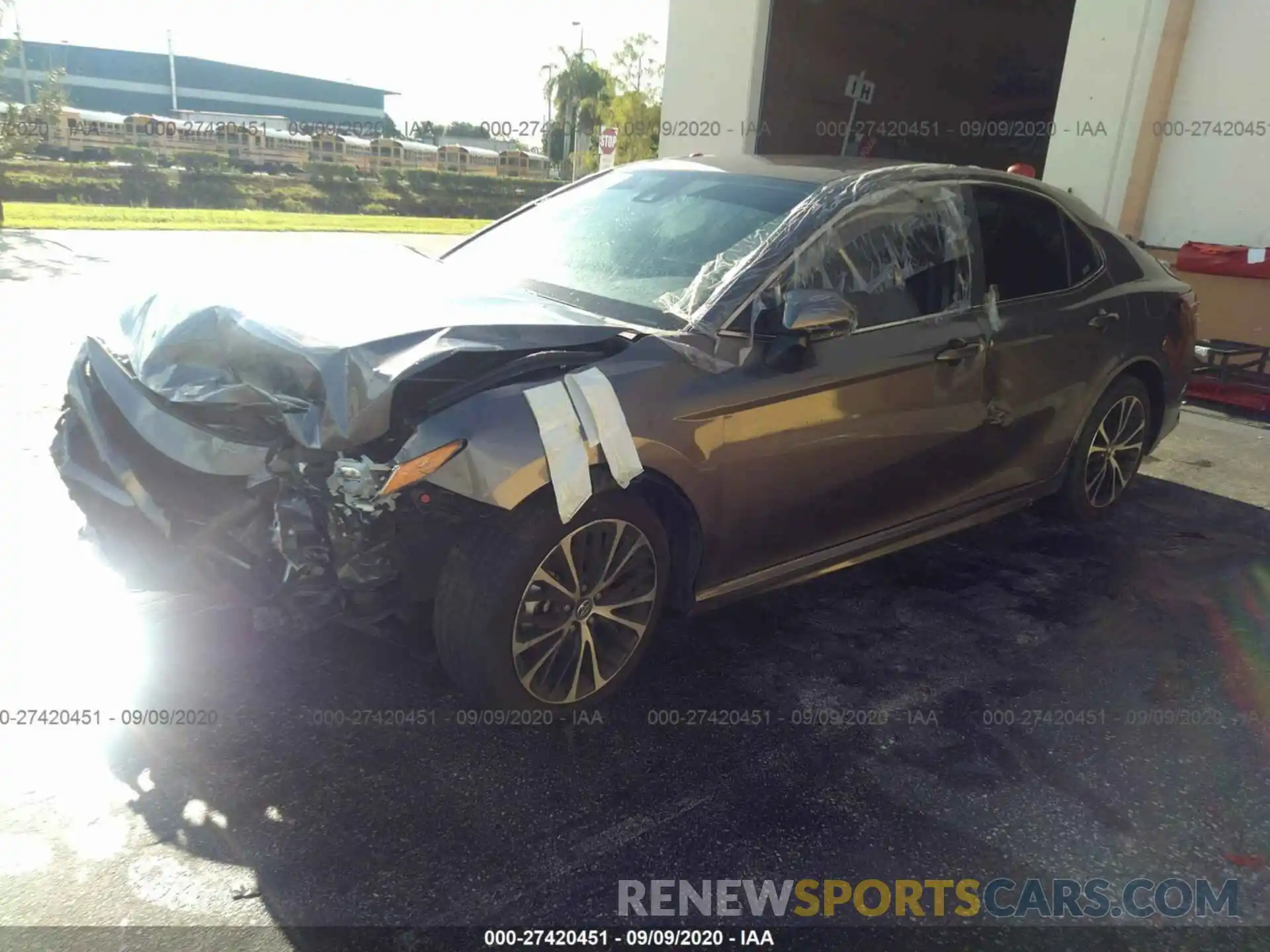 2 Photograph of a damaged car 4T1B11HK3KU684907 TOYOTA CAMRY 2019