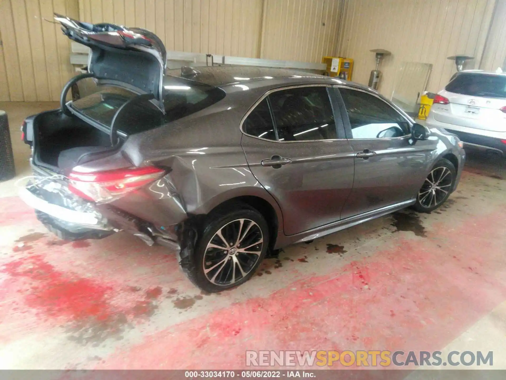 4 Photograph of a damaged car 4T1B11HK3KU685992 TOYOTA CAMRY 2019