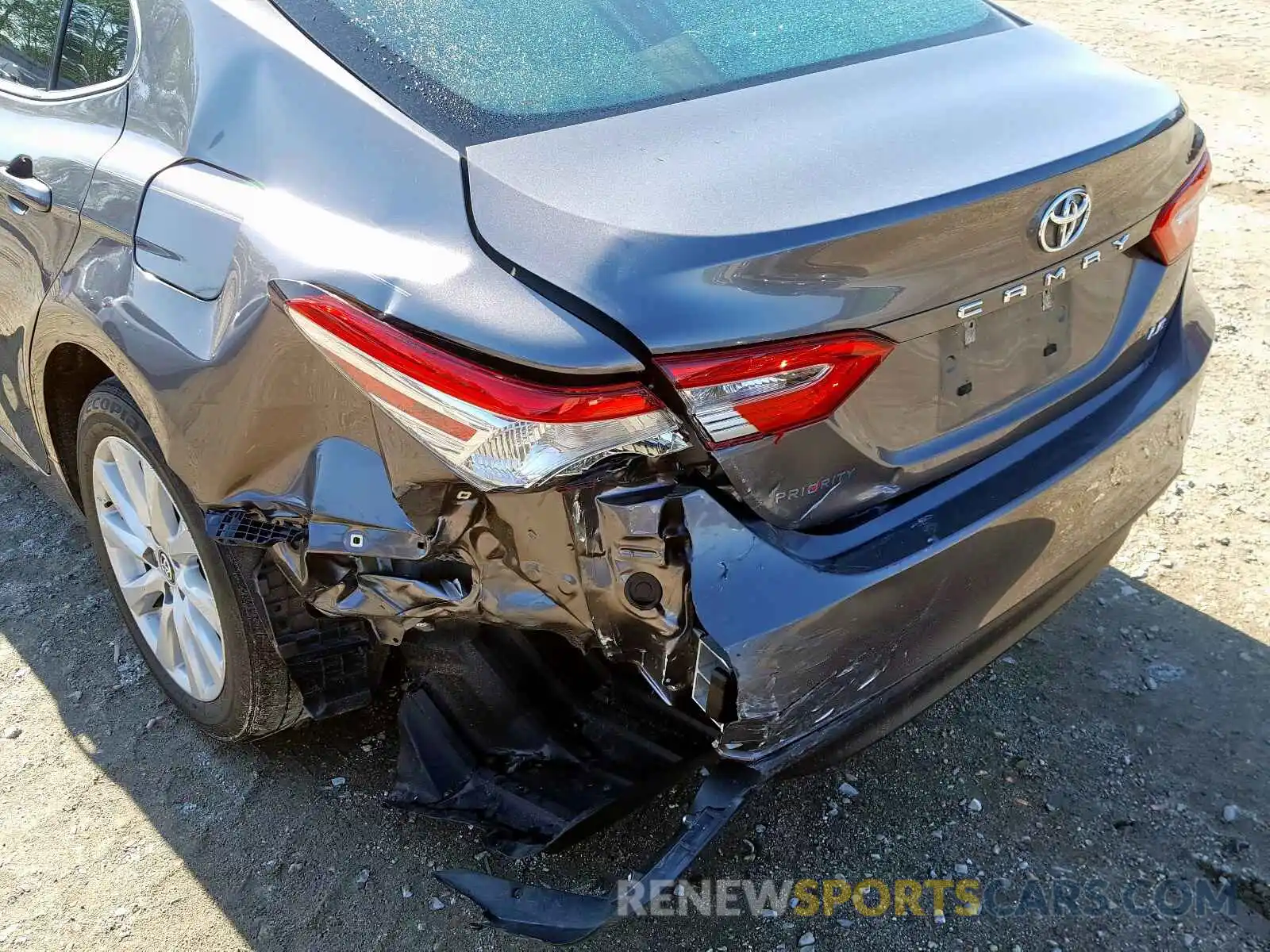 9 Photograph of a damaged car 4T1B11HK3KU687628 TOYOTA CAMRY 2019