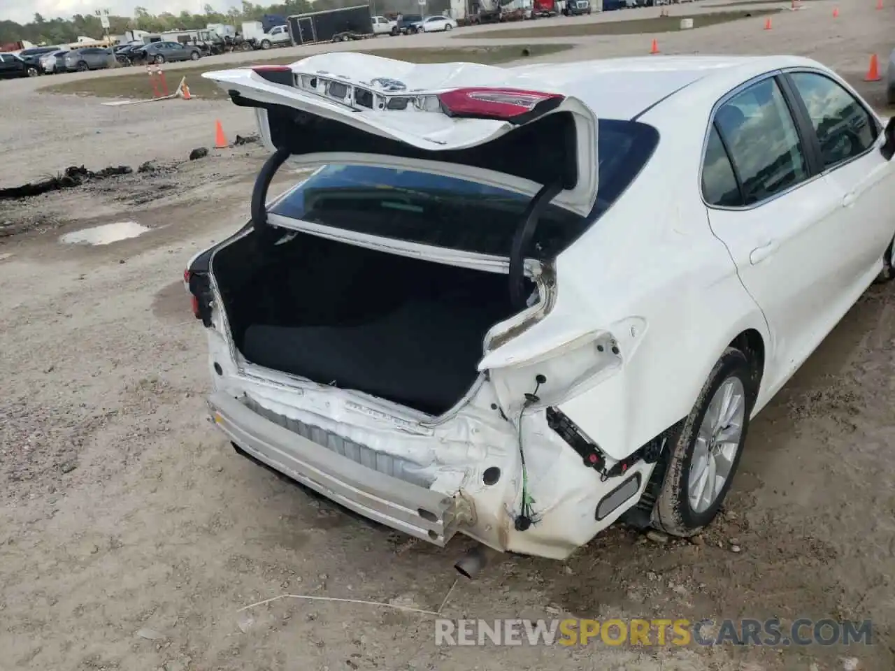 9 Photograph of a damaged car 4T1B11HK3KU687919 TOYOTA CAMRY 2019