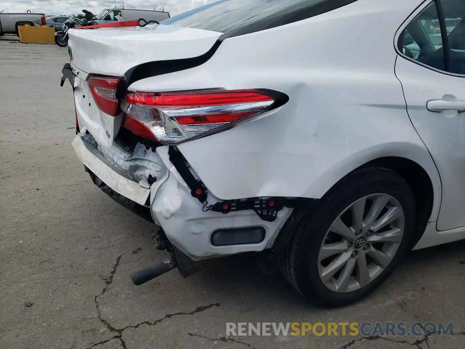 9 Photograph of a damaged car 4T1B11HK3KU688715 TOYOTA CAMRY 2019