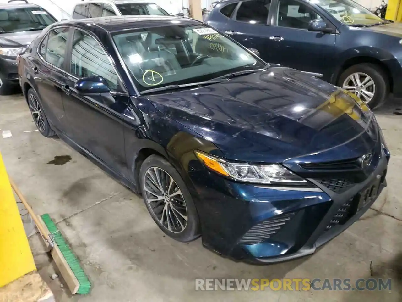 1 Photograph of a damaged car 4T1B11HK3KU688763 TOYOTA CAMRY 2019