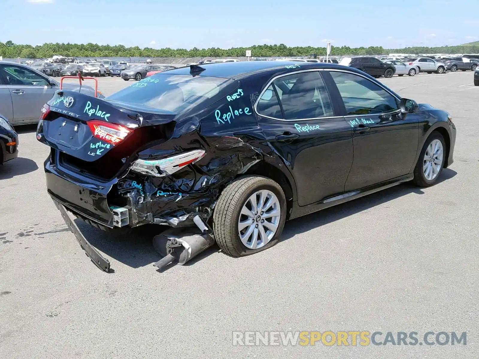 4 Photograph of a damaged car 4T1B11HK3KU690254 TOYOTA CAMRY 2019