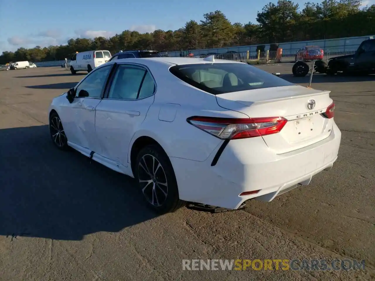 3 Photograph of a damaged car 4T1B11HK3KU692196 TOYOTA CAMRY 2019