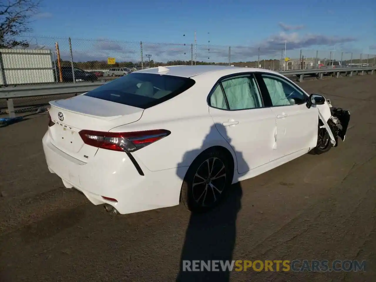 4 Photograph of a damaged car 4T1B11HK3KU692196 TOYOTA CAMRY 2019