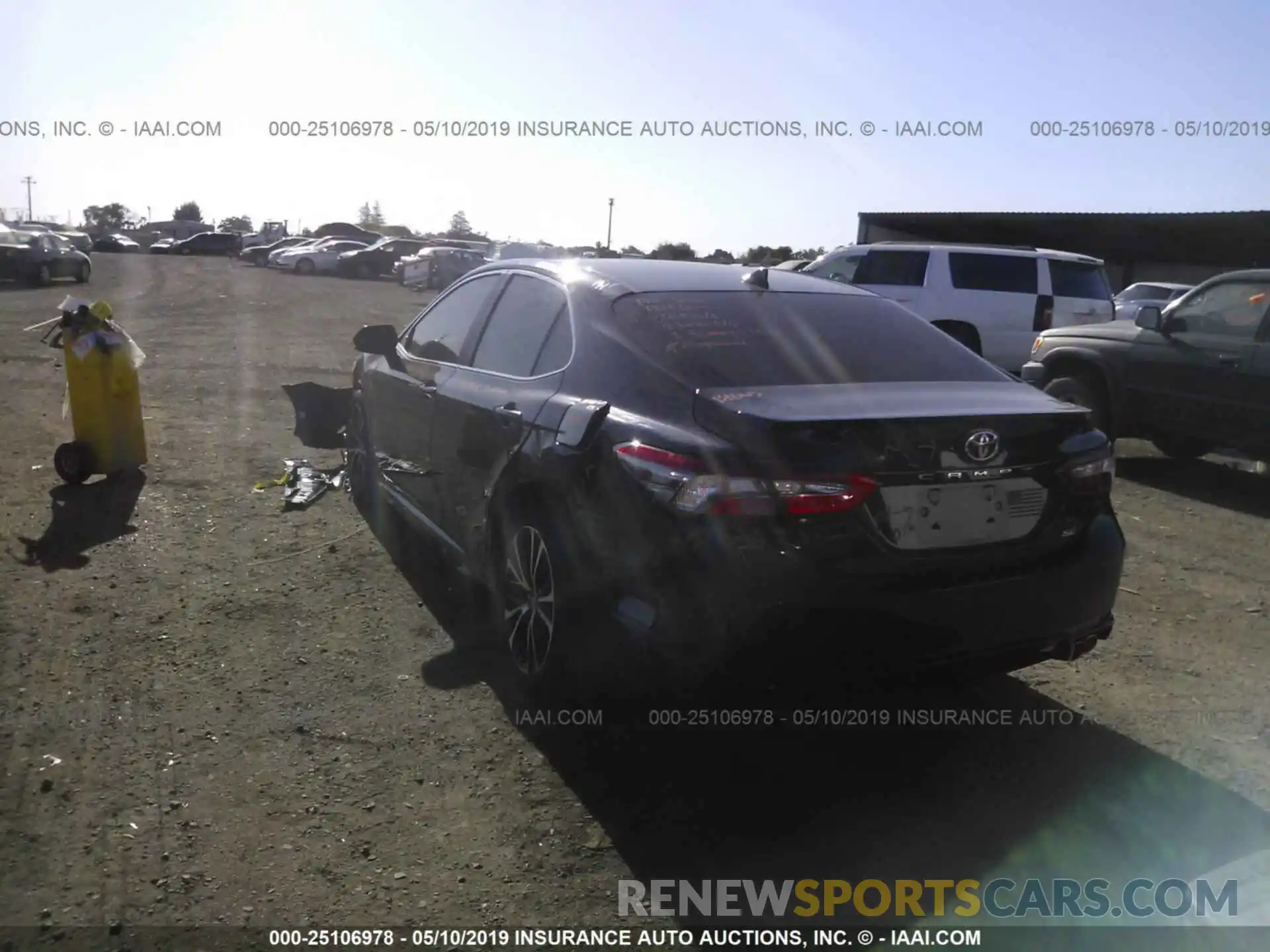 3 Photograph of a damaged car 4T1B11HK3KU693641 TOYOTA CAMRY 2019