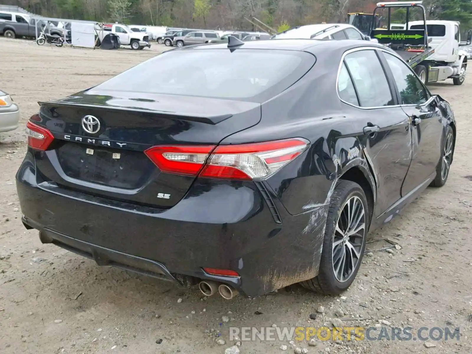 4 Photograph of a damaged car 4T1B11HK3KU698192 TOYOTA CAMRY 2019