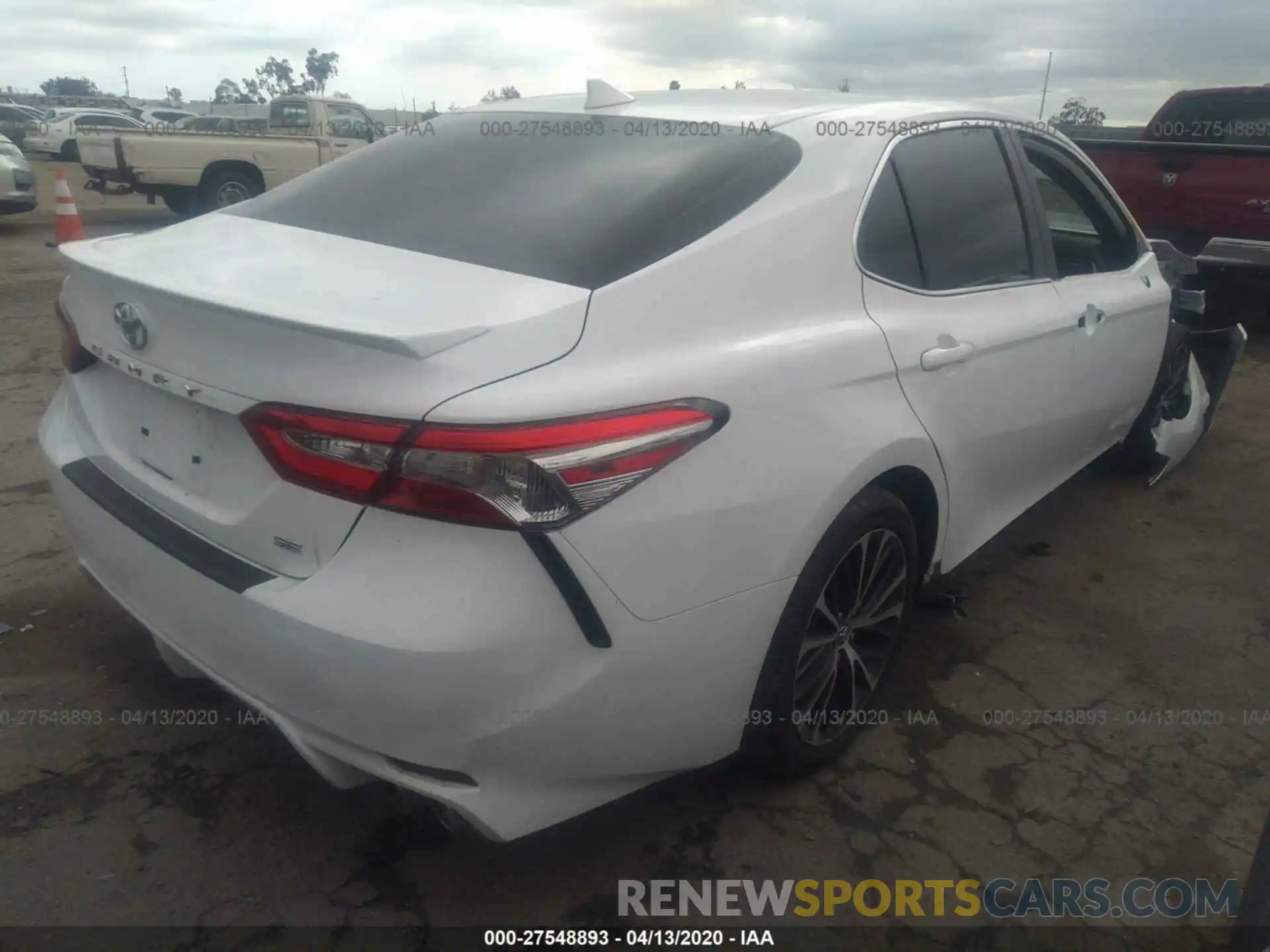 4 Photograph of a damaged car 4T1B11HK3KU700572 TOYOTA CAMRY 2019