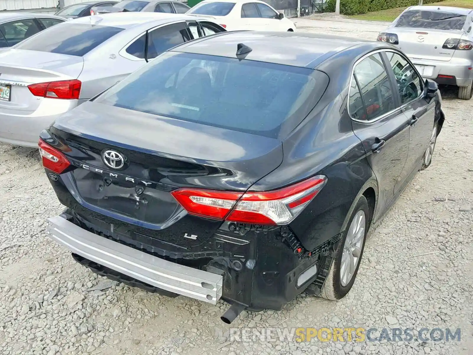 4 Фотография поврежденного автомобиля 4T1B11HK3KU700796 TOYOTA CAMRY 2019