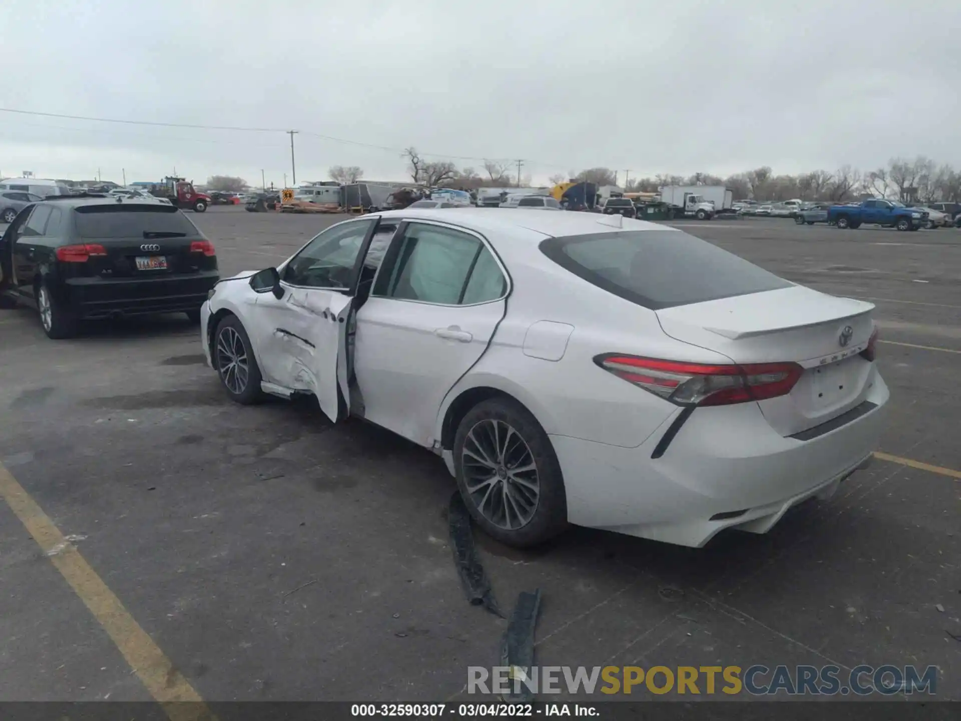 3 Photograph of a damaged car 4T1B11HK3KU701124 TOYOTA CAMRY 2019