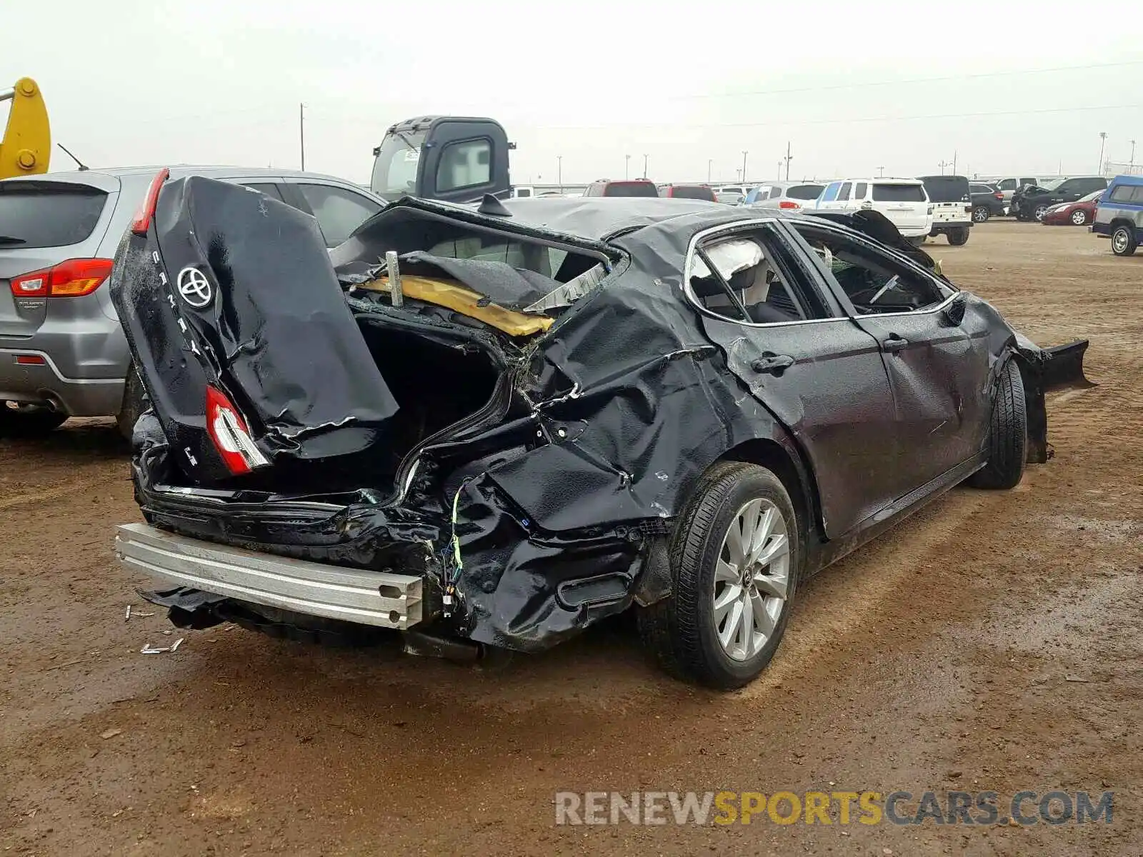 4 Photograph of a damaged car 4T1B11HK3KU701673 TOYOTA CAMRY 2019