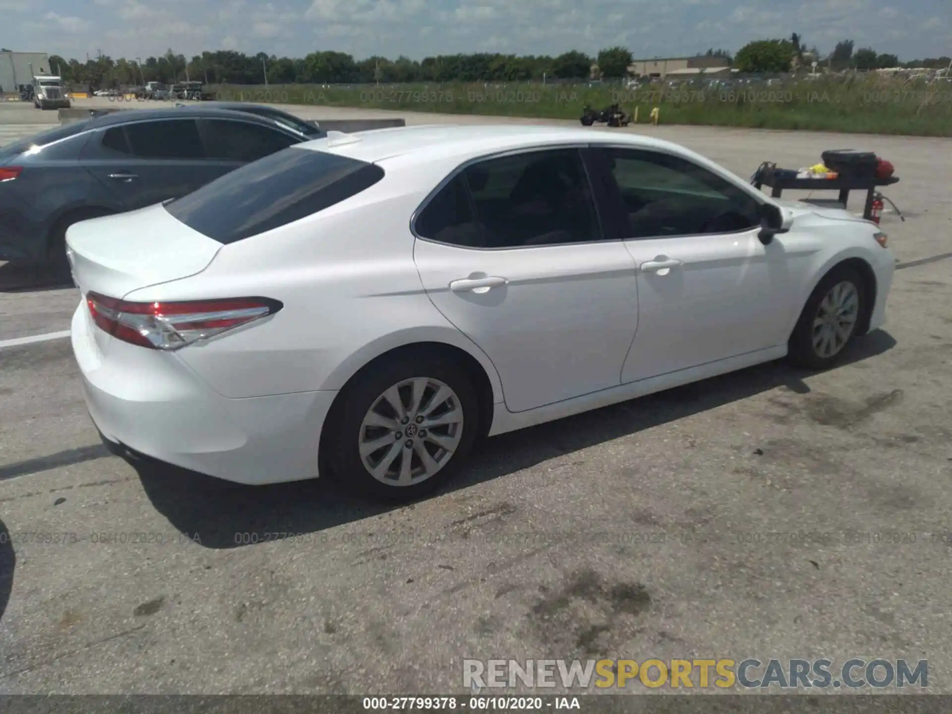 4 Photograph of a damaged car 4T1B11HK3KU711426 TOYOTA CAMRY 2019