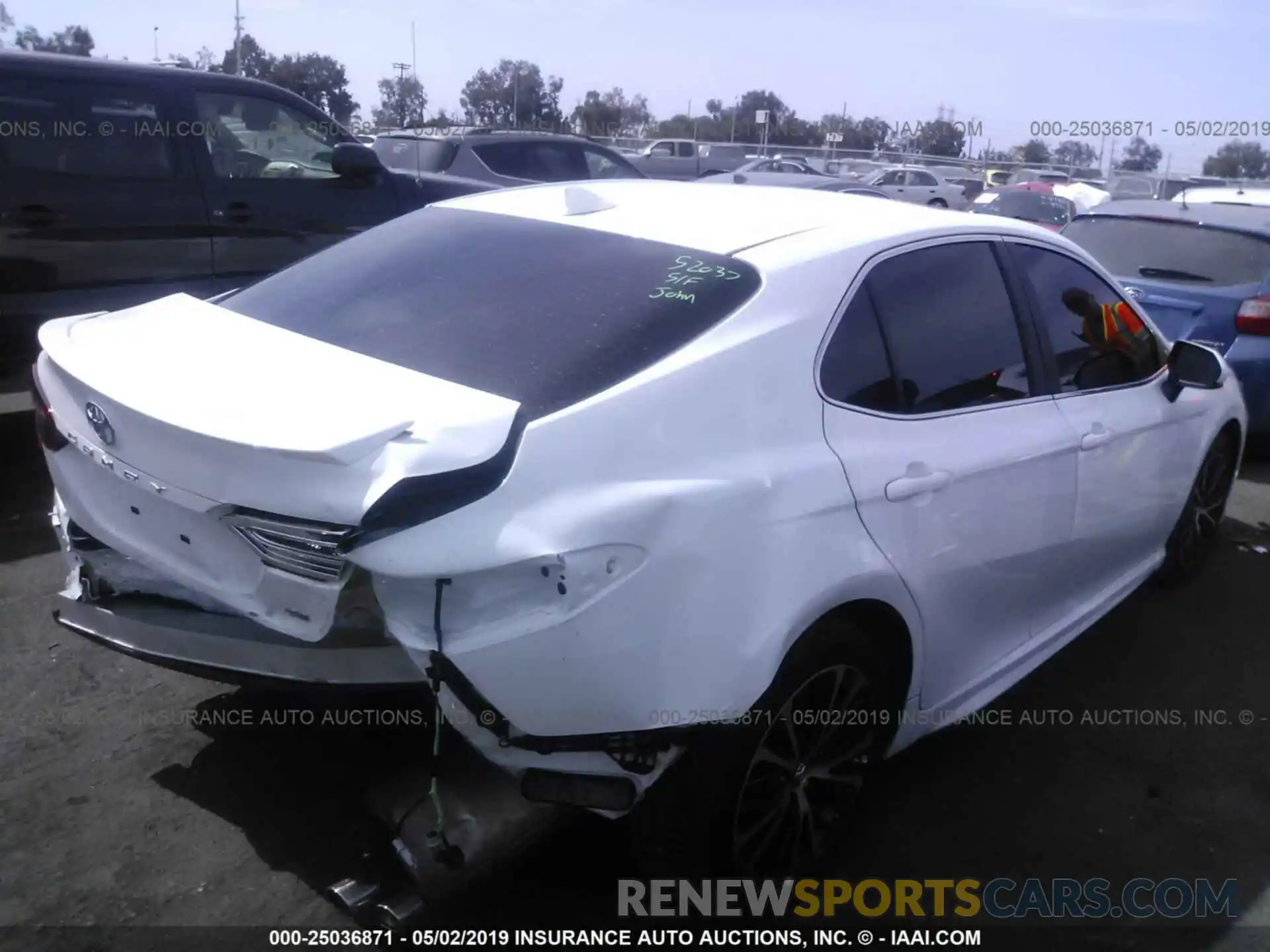 4 Photograph of a damaged car 4T1B11HK3KU712852 TOYOTA CAMRY 2019