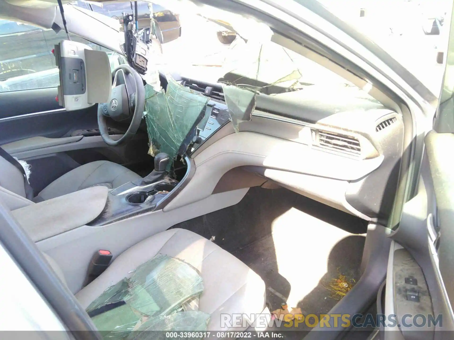 5 Photograph of a damaged car 4T1B11HK3KU713953 TOYOTA CAMRY 2019