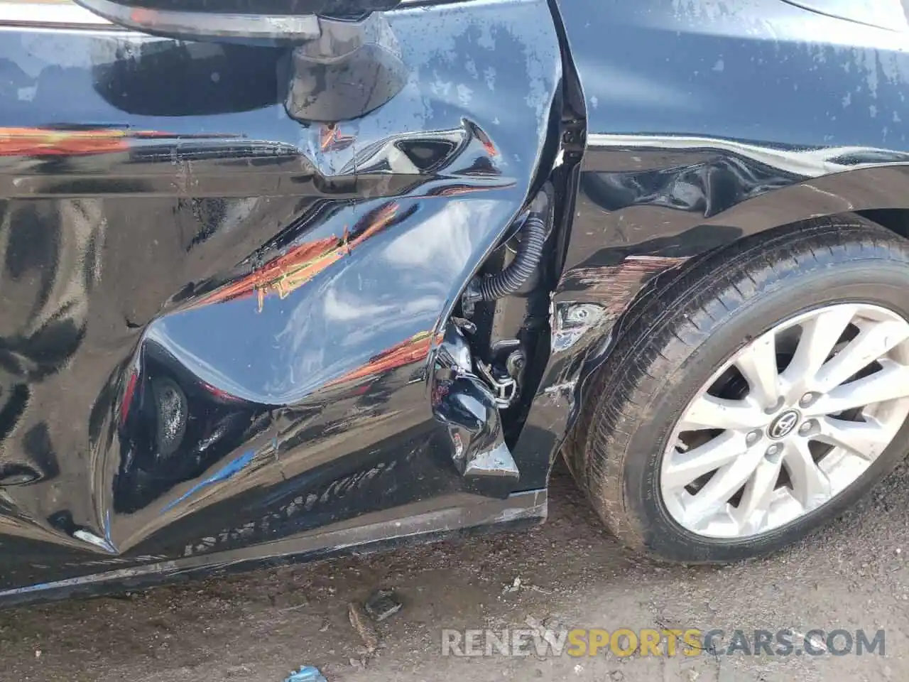 9 Photograph of a damaged car 4T1B11HK3KU715315 TOYOTA CAMRY 2019