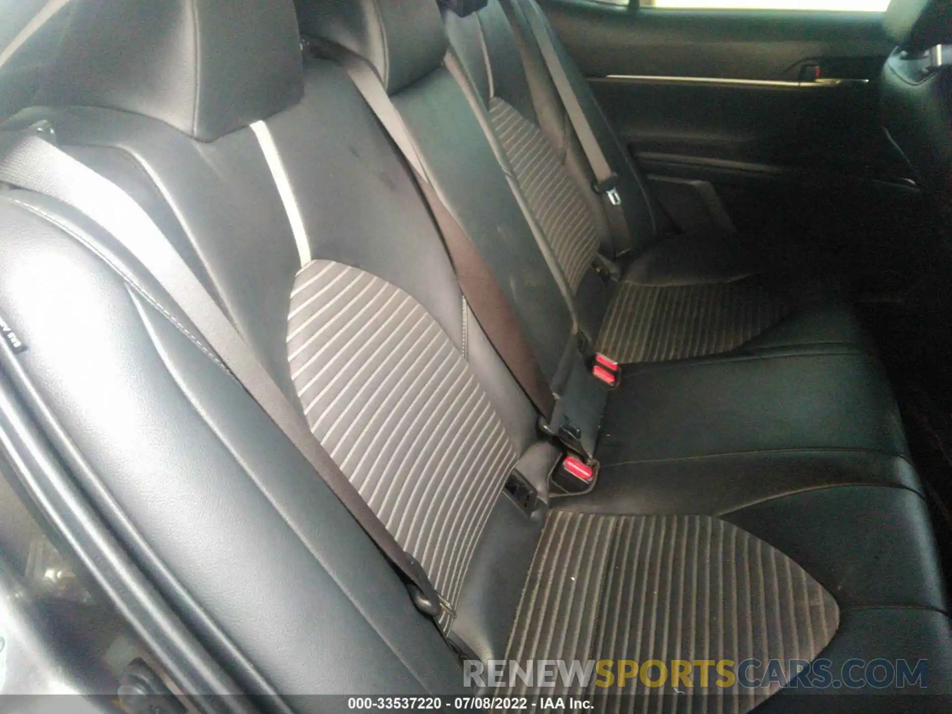 8 Фотография поврежденного автомобиля 4T1B11HK3KU718957 TOYOTA CAMRY 2019