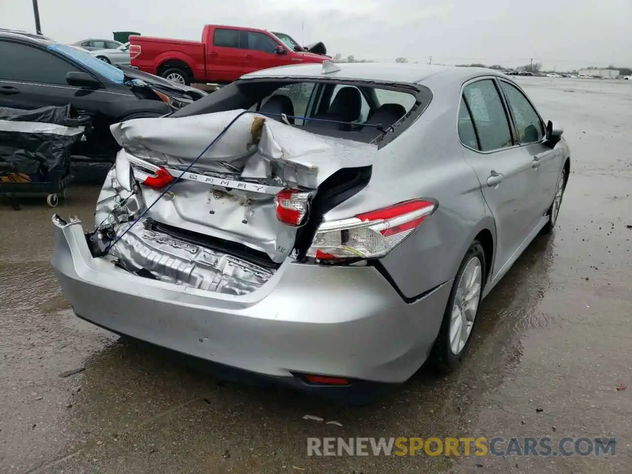 4 Photograph of a damaged car 4T1B11HK3KU720014 TOYOTA CAMRY 2019