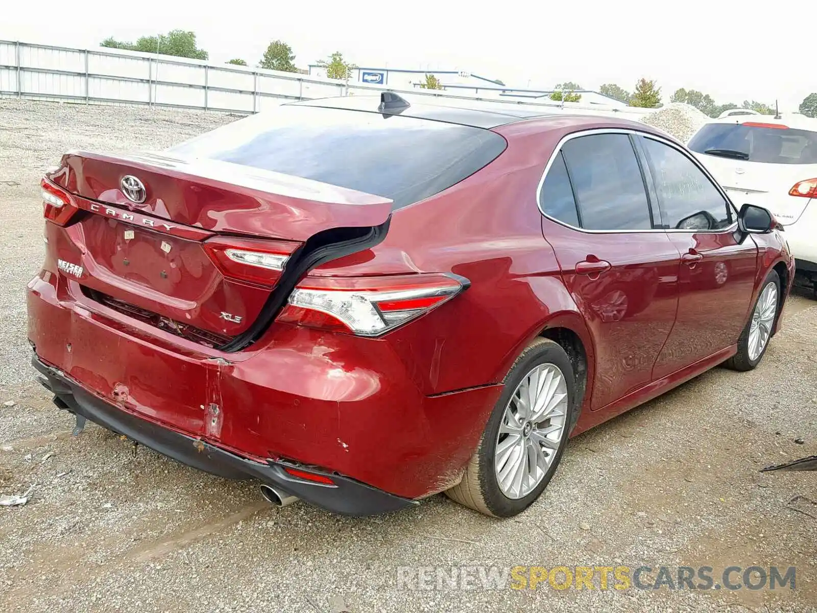 4 Photograph of a damaged car 4T1B11HK3KU720627 TOYOTA CAMRY 2019