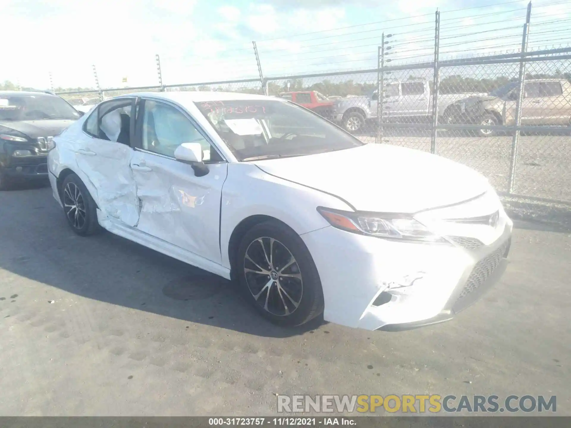 1 Photograph of a damaged car 4T1B11HK3KU721325 TOYOTA CAMRY 2019