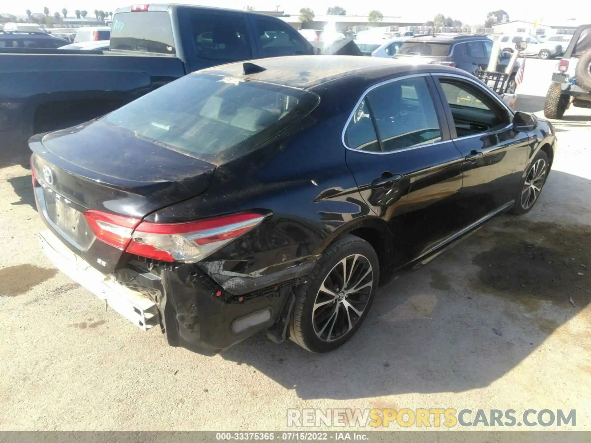 4 Photograph of a damaged car 4T1B11HK3KU724449 TOYOTA CAMRY 2019