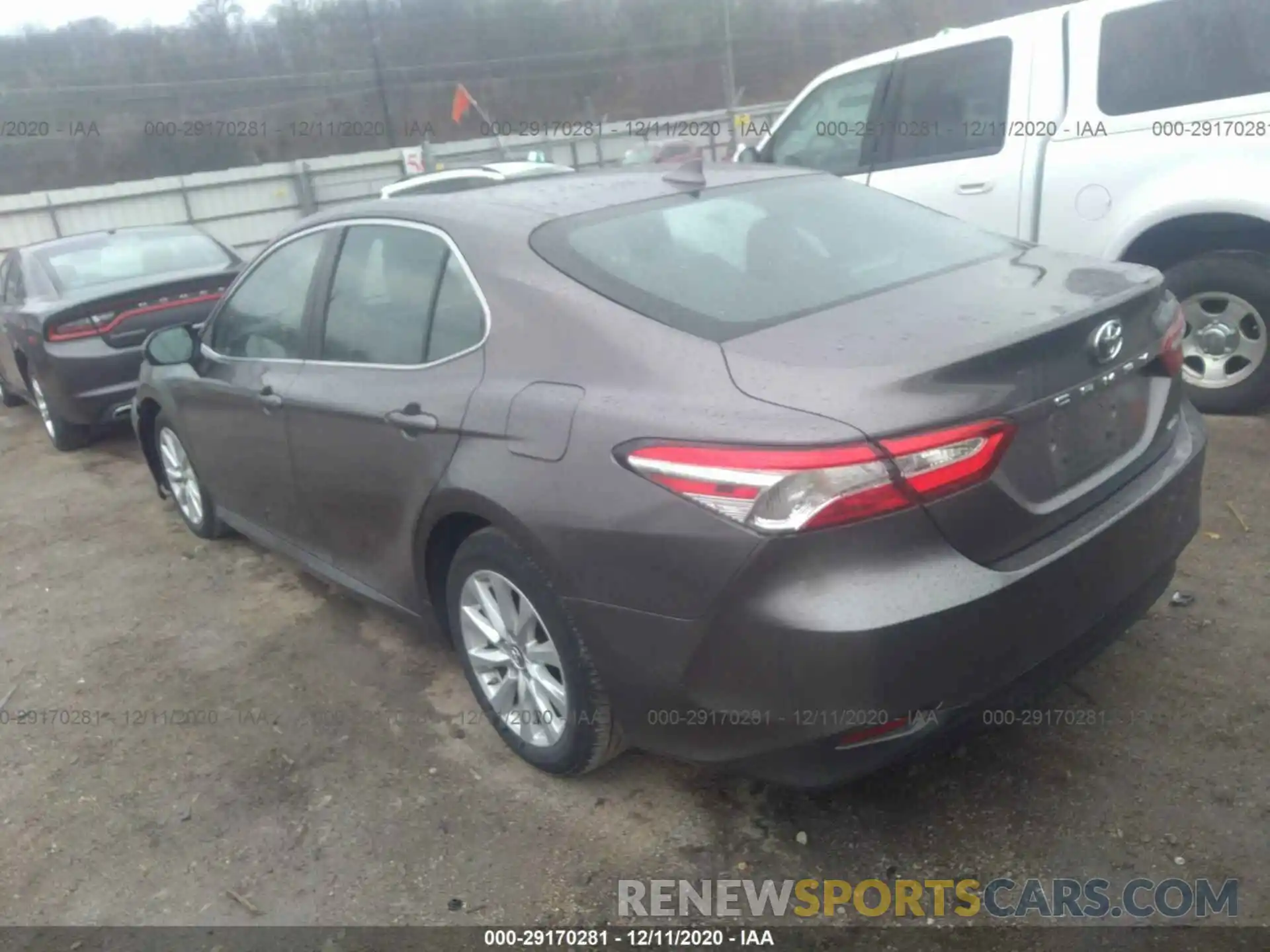 3 Photograph of a damaged car 4T1B11HK3KU725570 TOYOTA CAMRY 2019