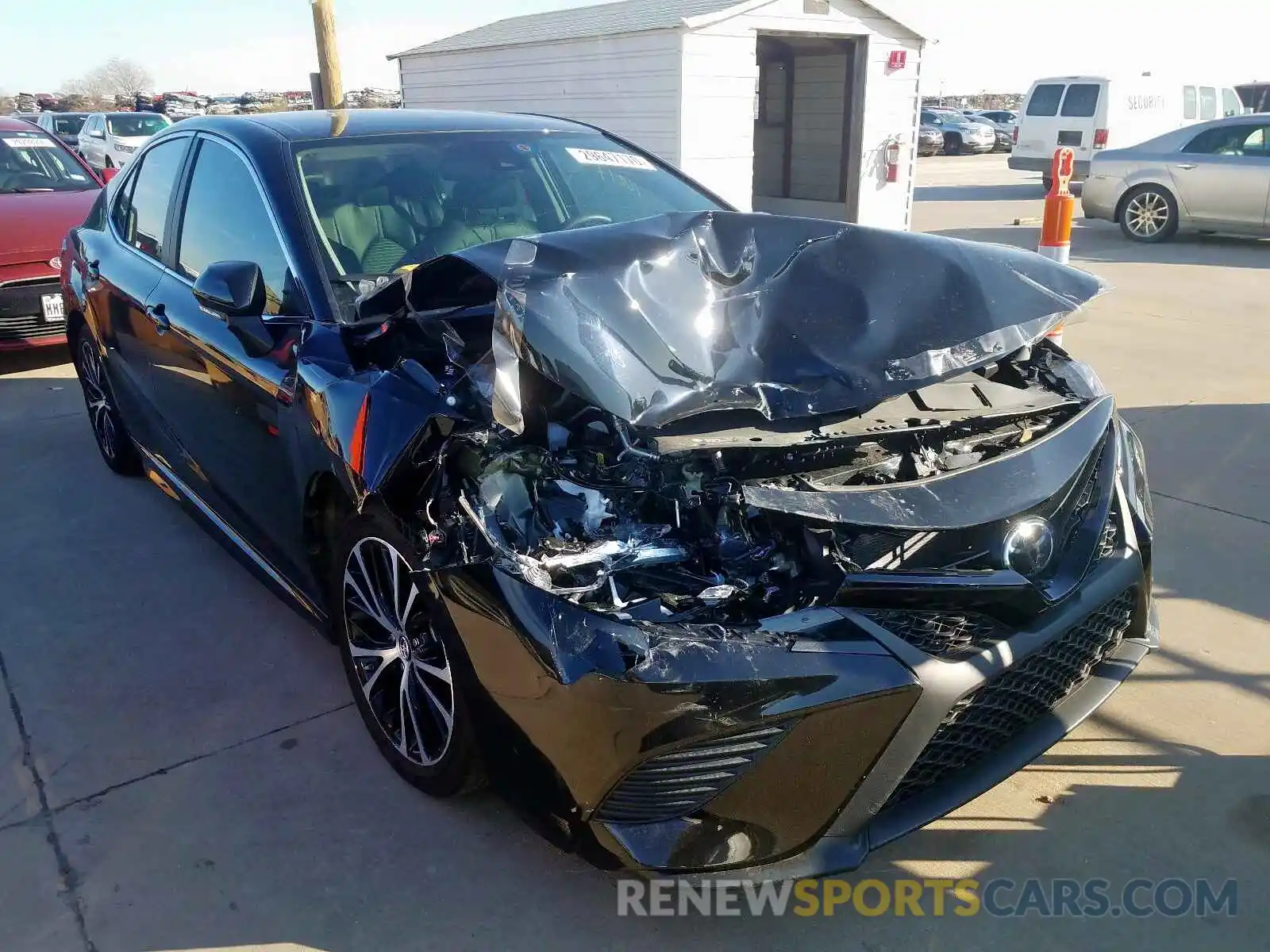 1 Photograph of a damaged car 4T1B11HK3KU725682 TOYOTA CAMRY 2019