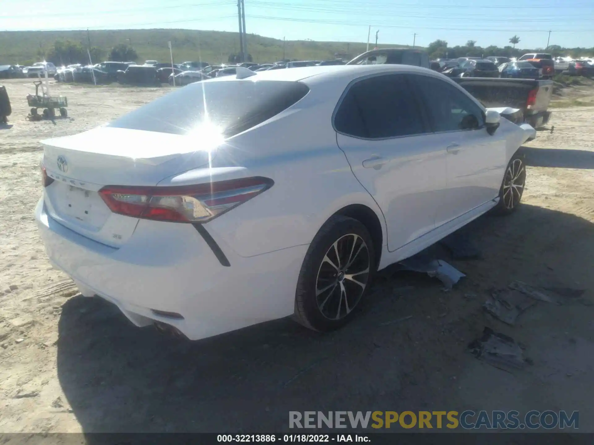 4 Photograph of a damaged car 4T1B11HK3KU726248 TOYOTA CAMRY 2019