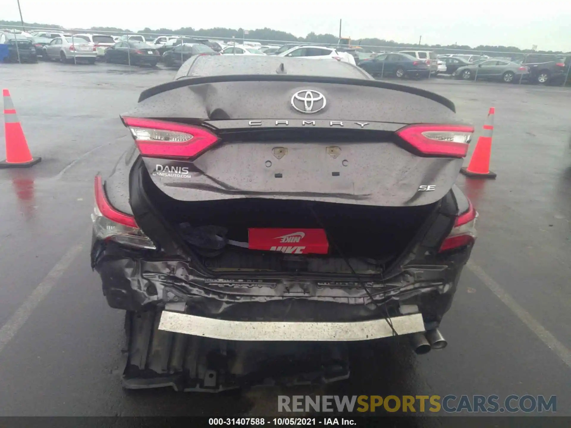 6 Photograph of a damaged car 4T1B11HK3KU727772 TOYOTA CAMRY 2019