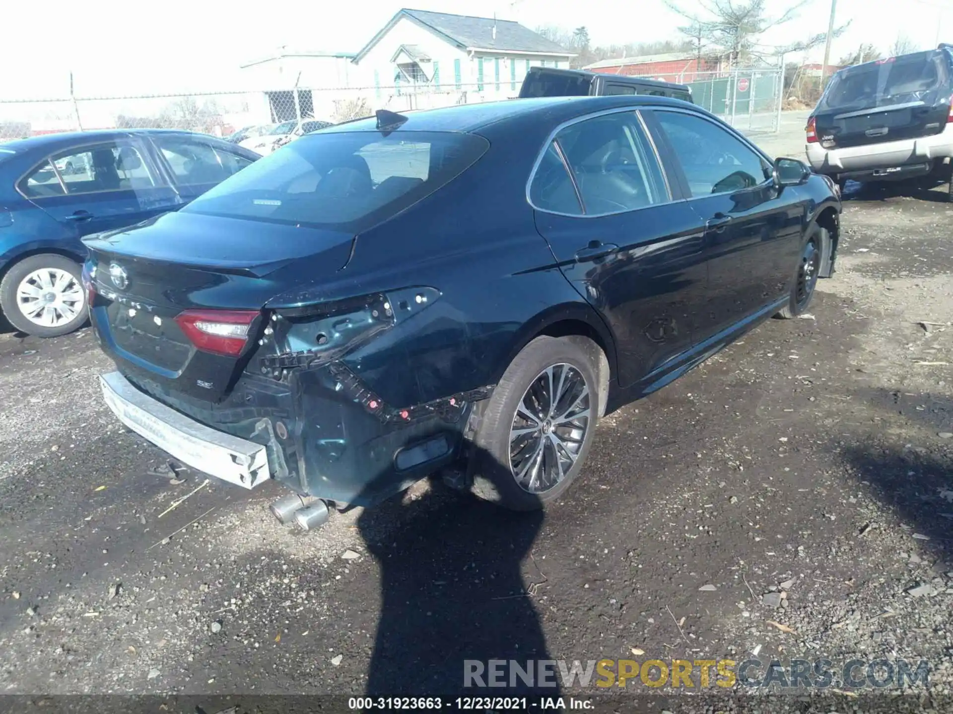 4 Фотография поврежденного автомобиля 4T1B11HK3KU728470 TOYOTA CAMRY 2019