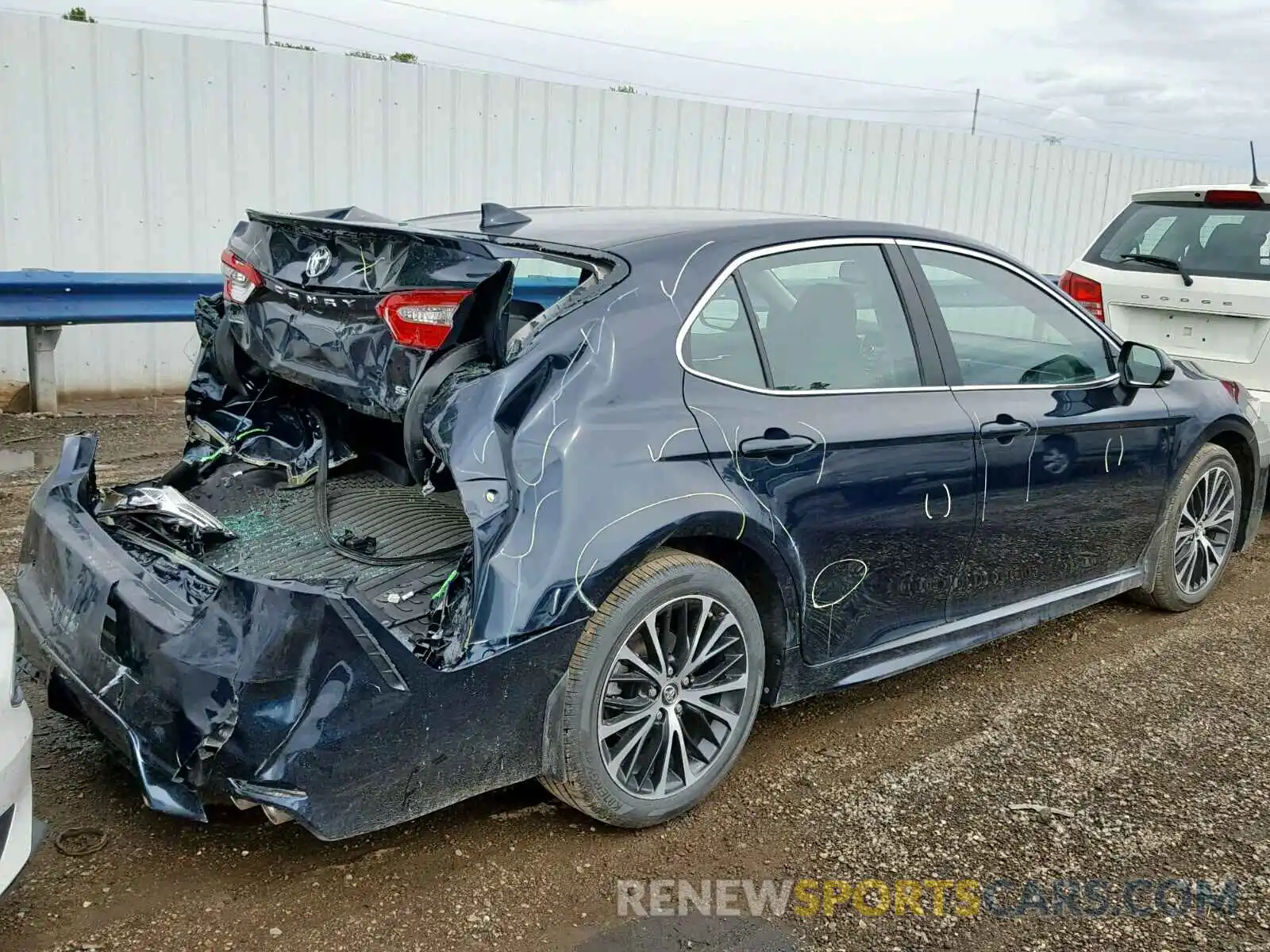 4 Фотография поврежденного автомобиля 4T1B11HK3KU728596 TOYOTA CAMRY 2019