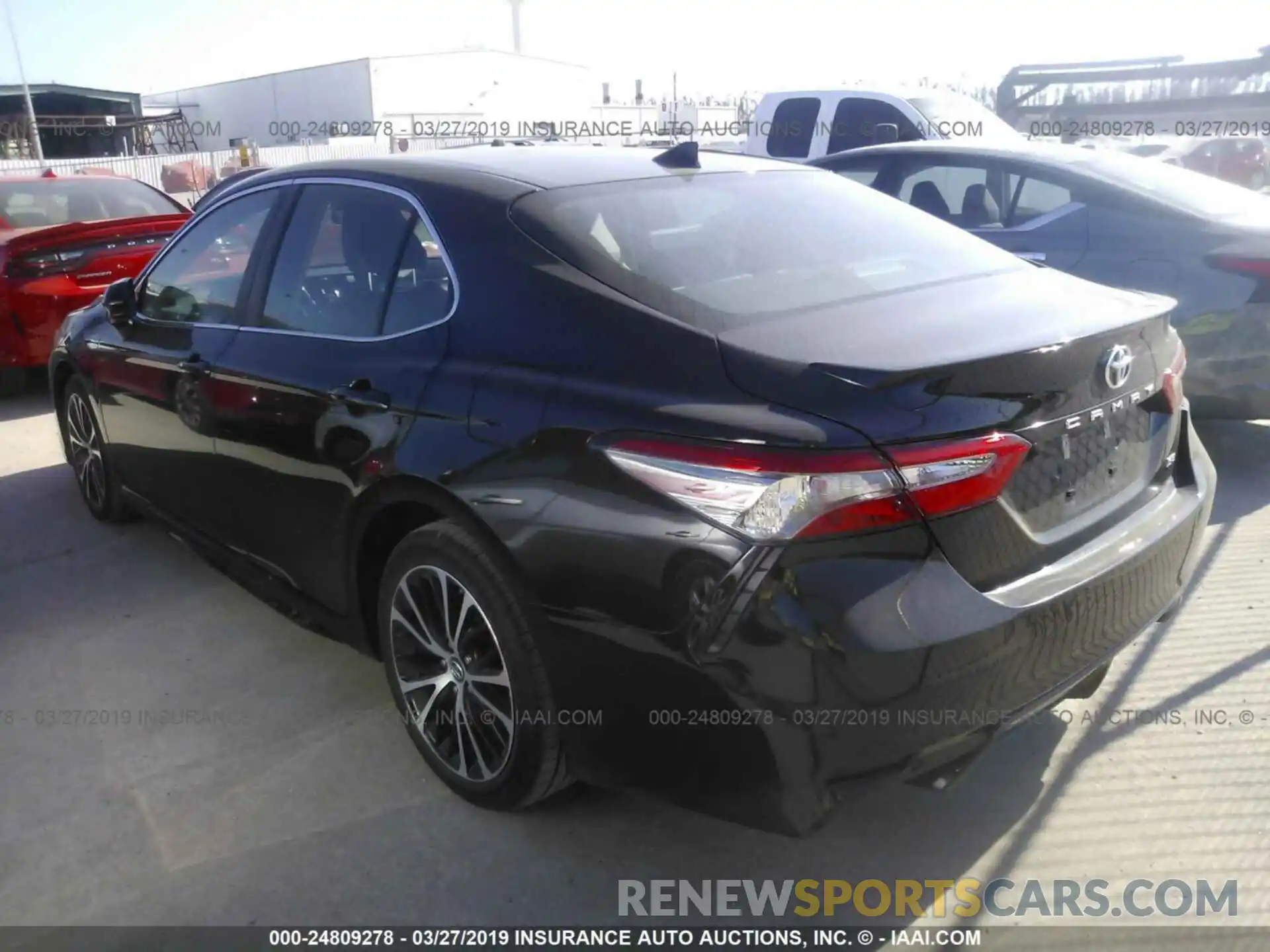 3 Фотография поврежденного автомобиля 4T1B11HK3KU729358 TOYOTA CAMRY 2019