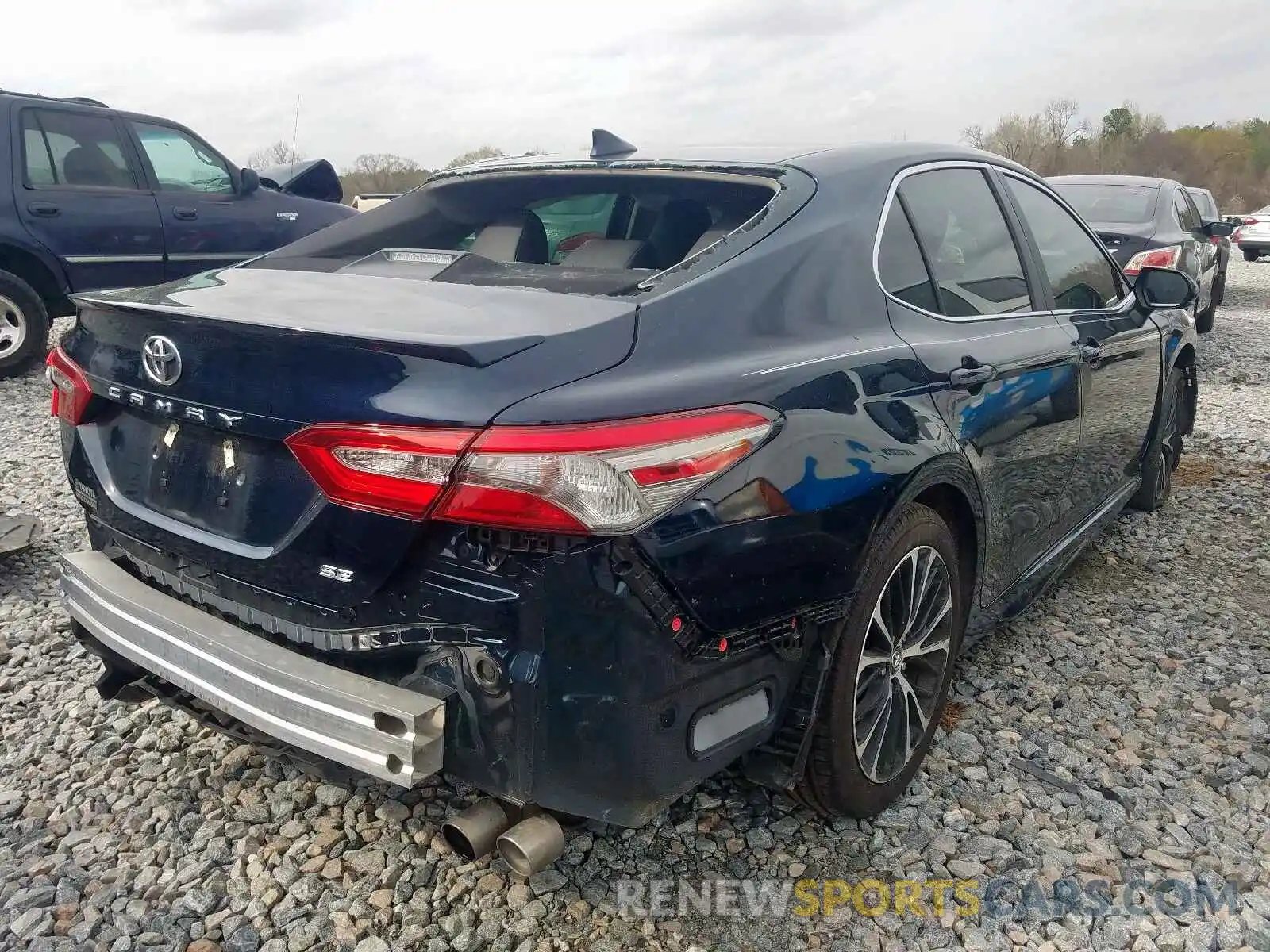 4 Photograph of a damaged car 4T1B11HK3KU732485 TOYOTA CAMRY 2019