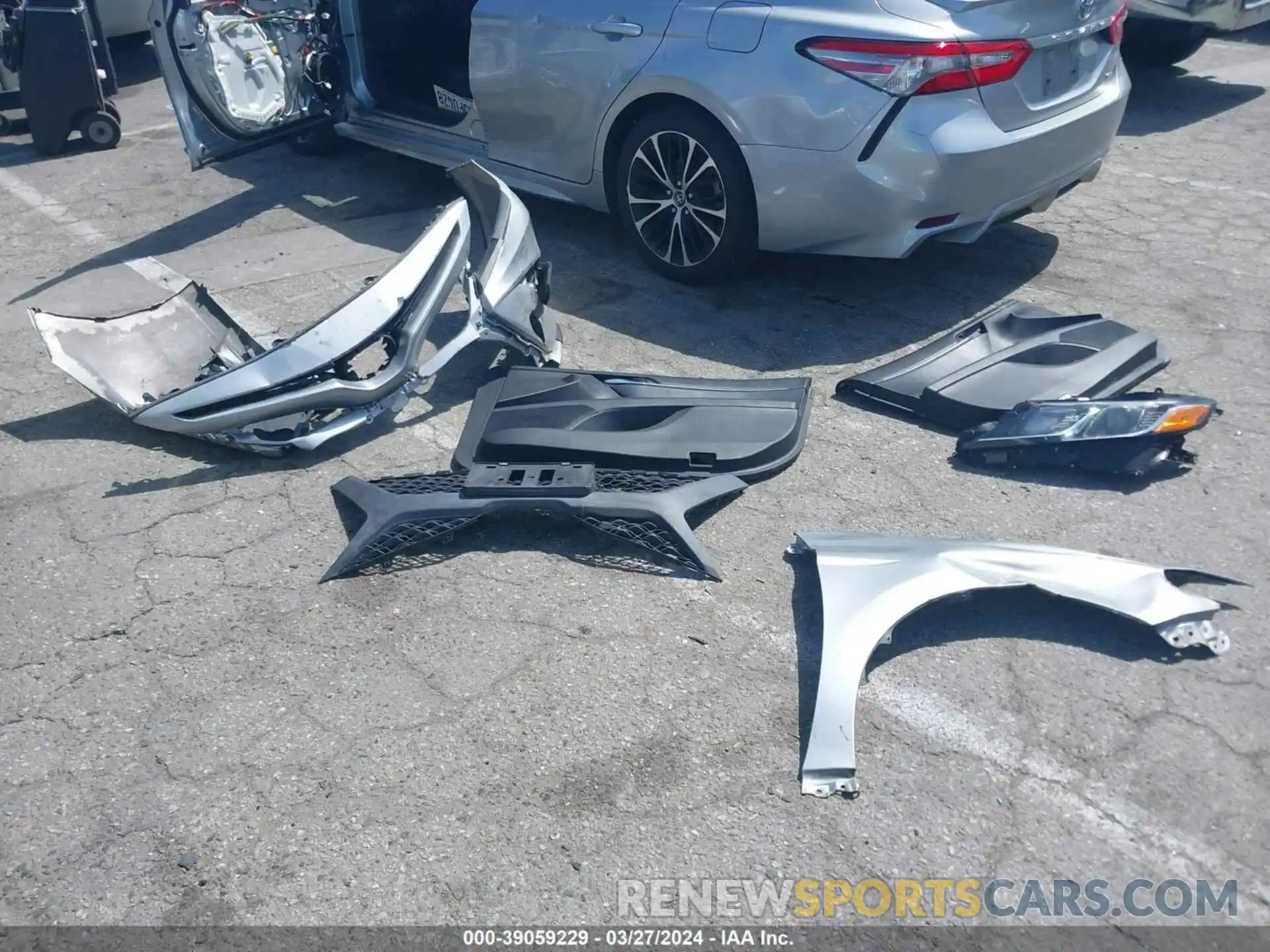 12 Photograph of a damaged car 4T1B11HK3KU733295 TOYOTA CAMRY 2019