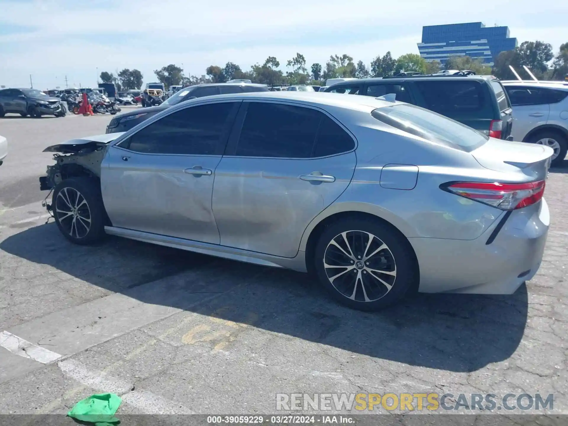 15 Photograph of a damaged car 4T1B11HK3KU733295 TOYOTA CAMRY 2019