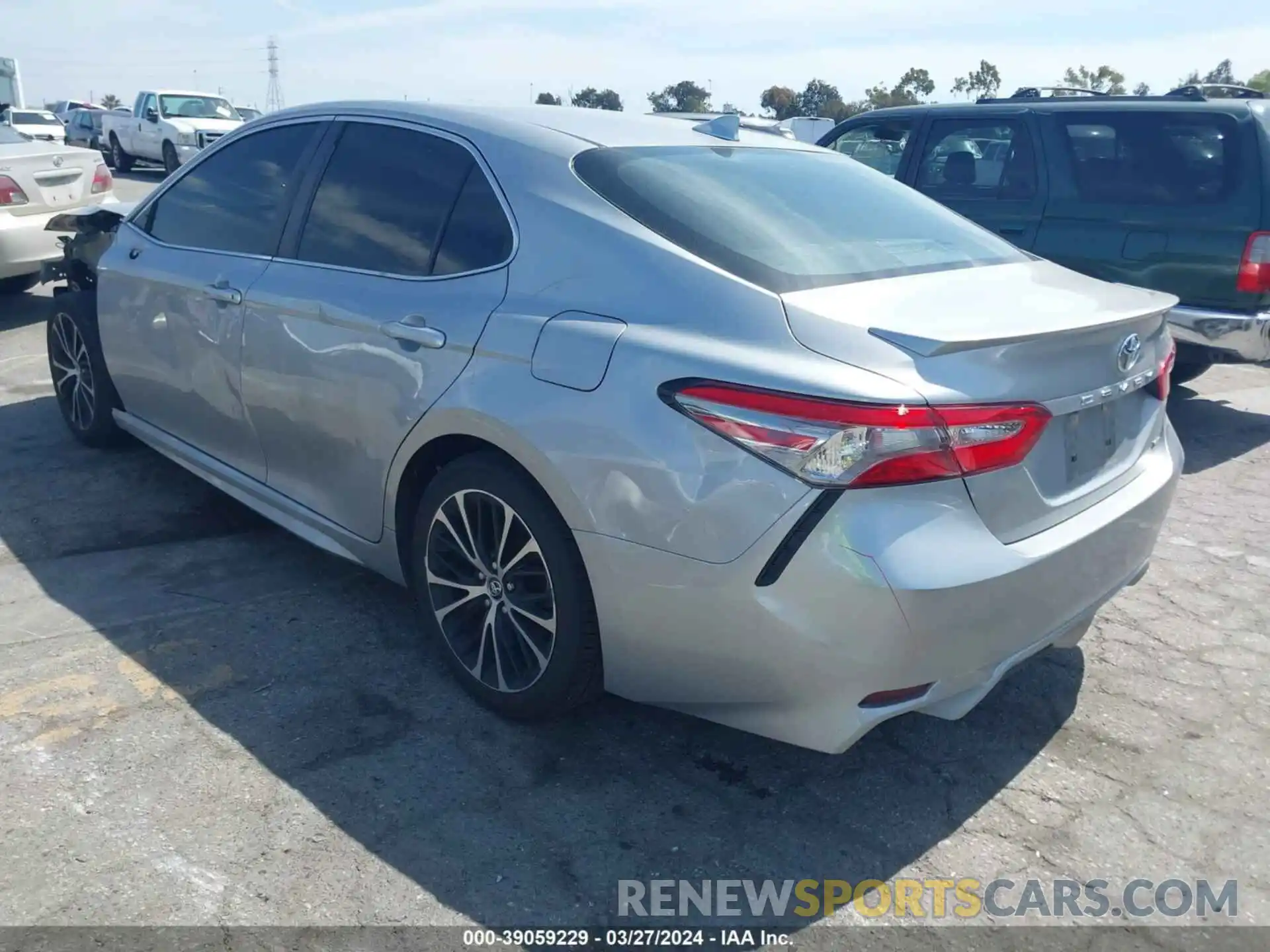 3 Photograph of a damaged car 4T1B11HK3KU733295 TOYOTA CAMRY 2019