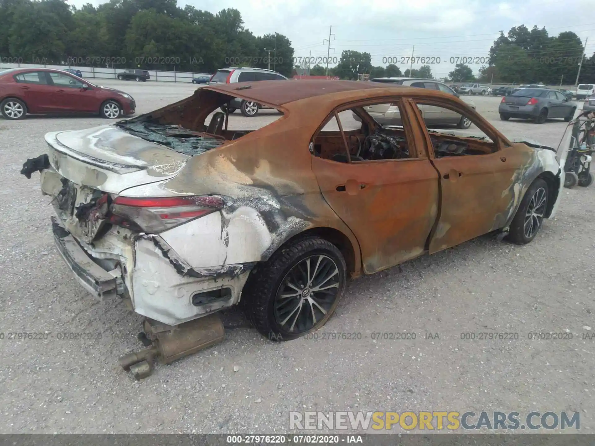 4 Photograph of a damaged car 4T1B11HK3KU733829 TOYOTA CAMRY 2019