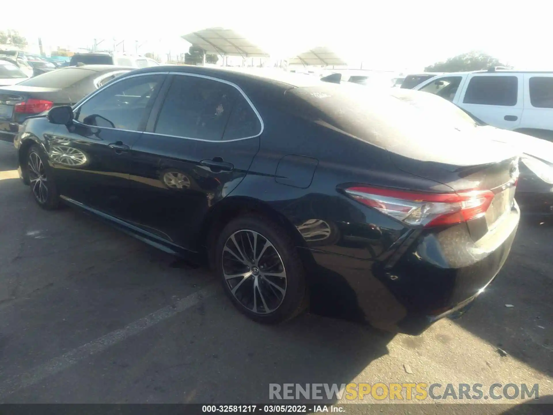 3 Photograph of a damaged car 4T1B11HK3KU734639 TOYOTA CAMRY 2019