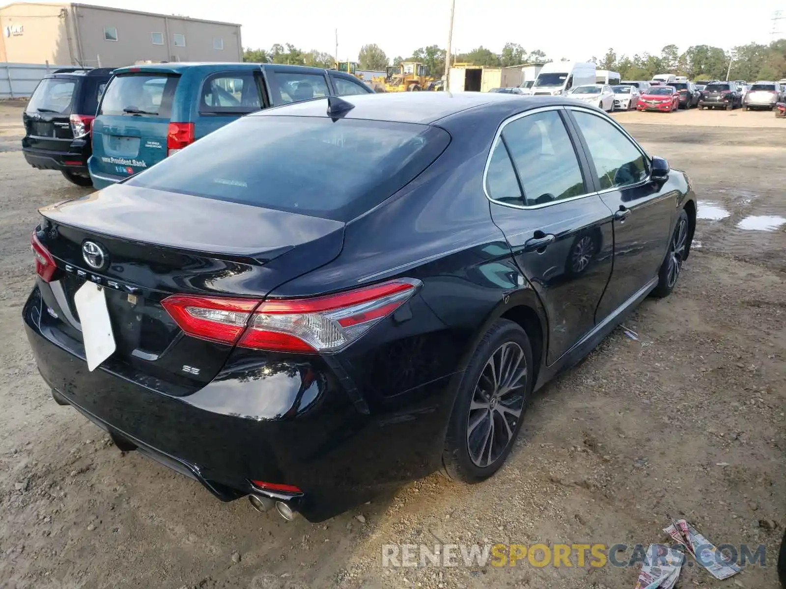 4 Фотография поврежденного автомобиля 4T1B11HK3KU735127 TOYOTA CAMRY 2019