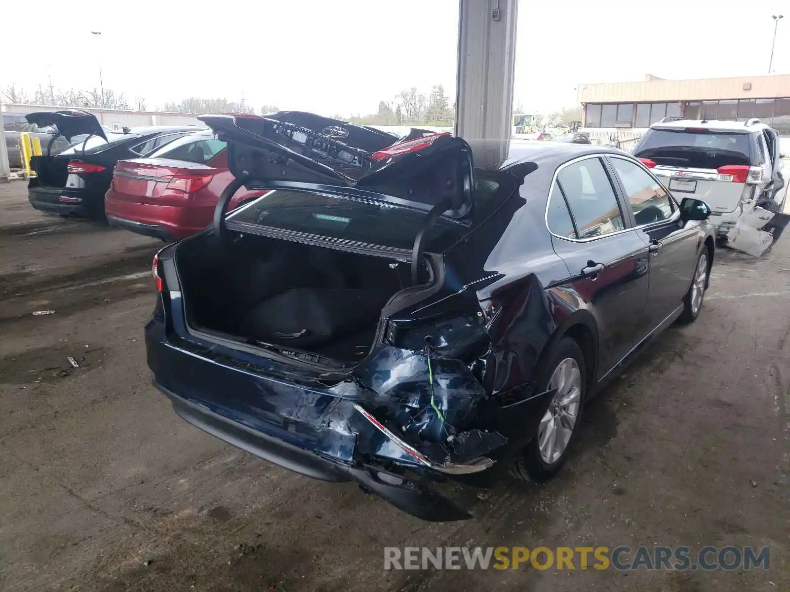 4 Photograph of a damaged car 4T1B11HK3KU737377 TOYOTA CAMRY 2019