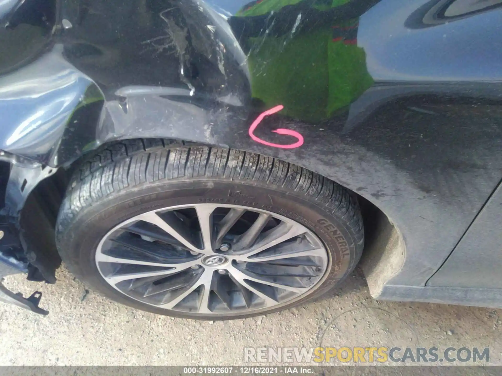 12 Photograph of a damaged car 4T1B11HK3KU737900 TOYOTA CAMRY 2019