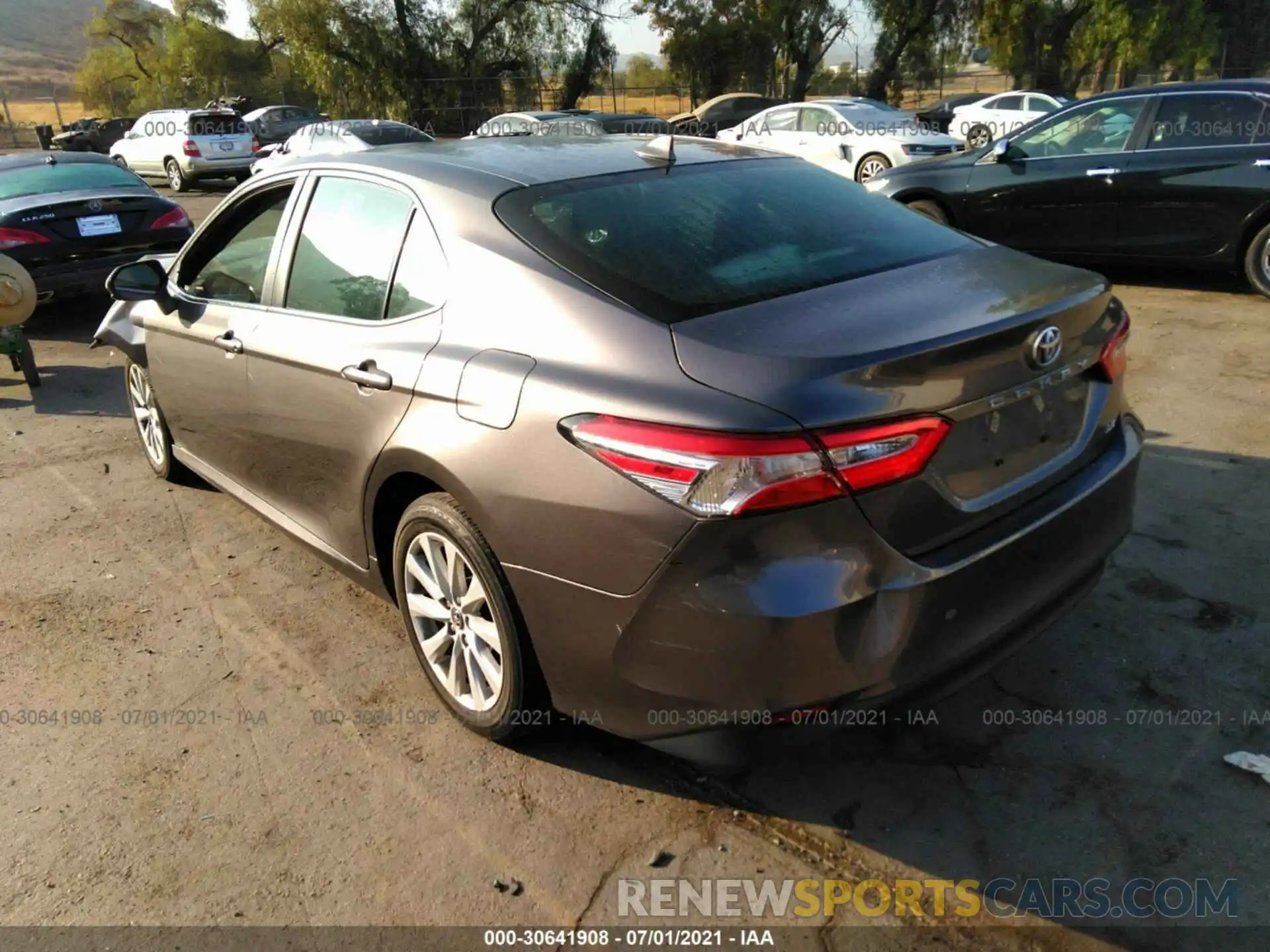 3 Photograph of a damaged car 4T1B11HK3KU737931 TOYOTA CAMRY 2019